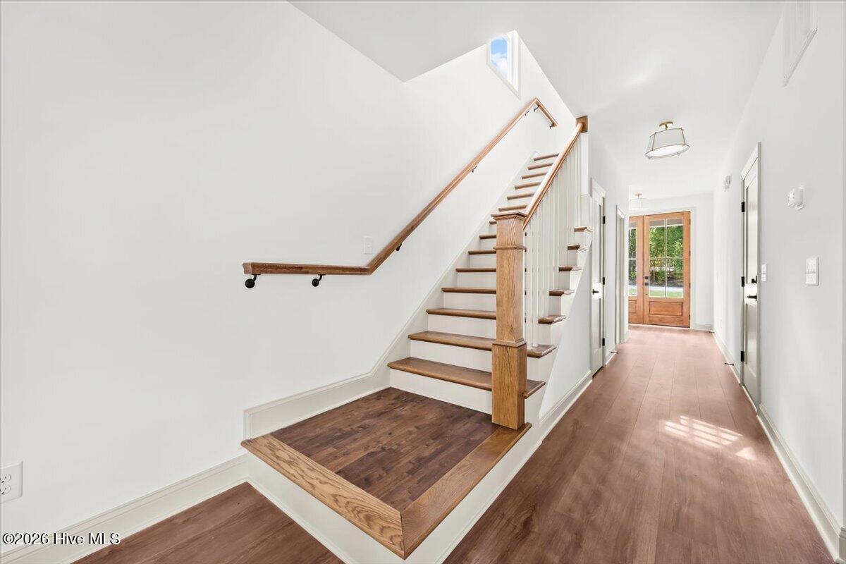 1395 N May Street Property Photo 12