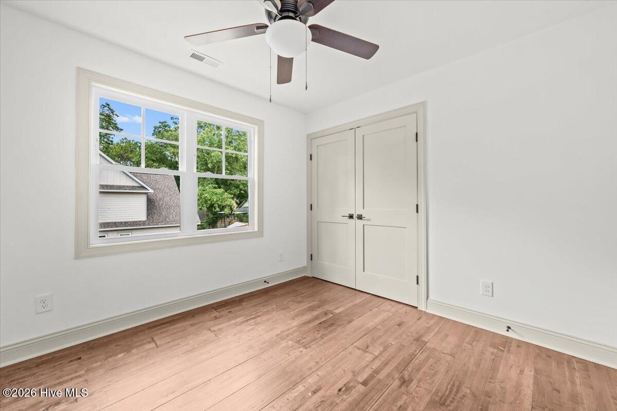 1395 N May Street Property Photo 35