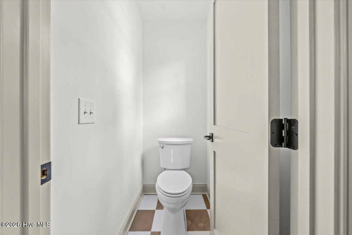 1395 N May Street Property Photo 48