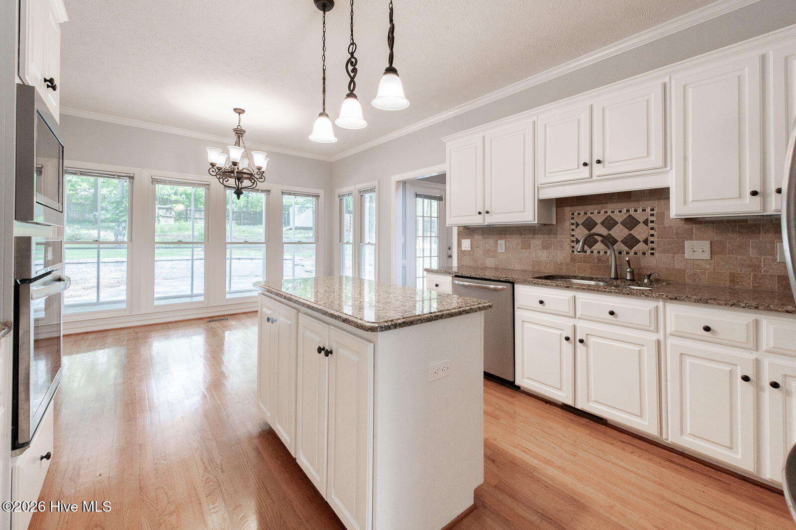 605 Whitewood Way Property Photo 4