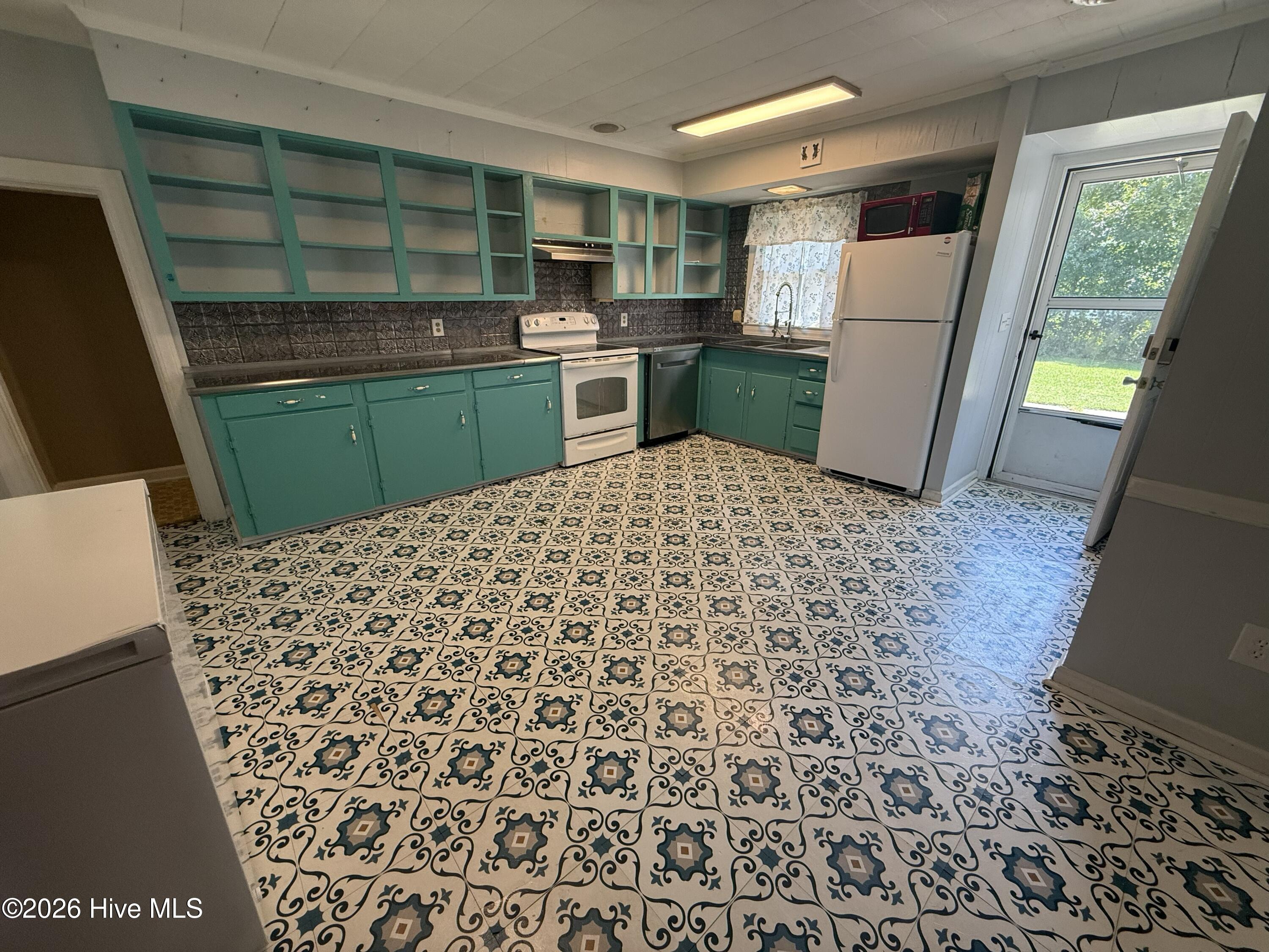 210 E Middle Street Property Photo 13