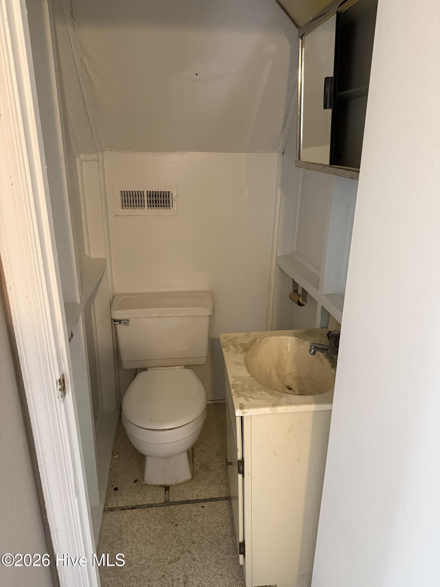 210 E Middle Street Property Photo 34