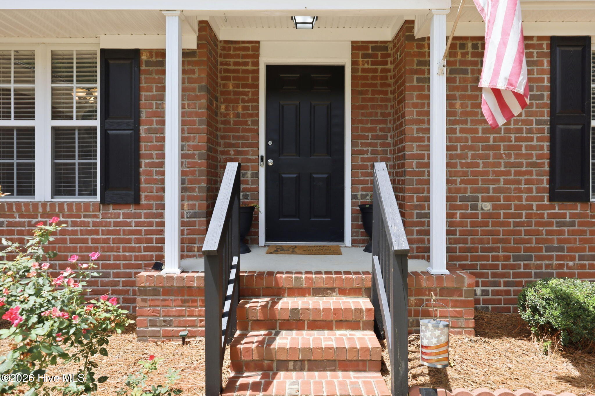 2405 Longleaf Drive W Property Photo 3