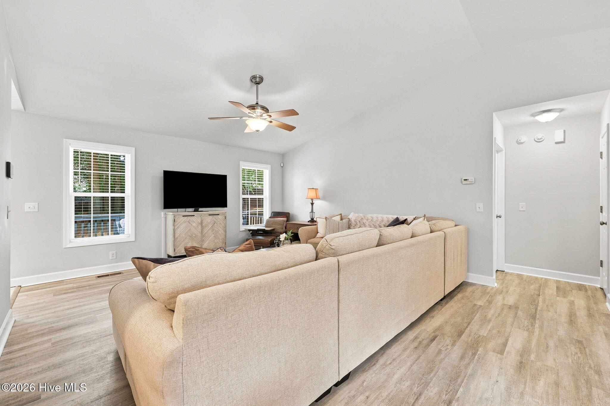 2405 Longleaf Drive W Property Photo 9