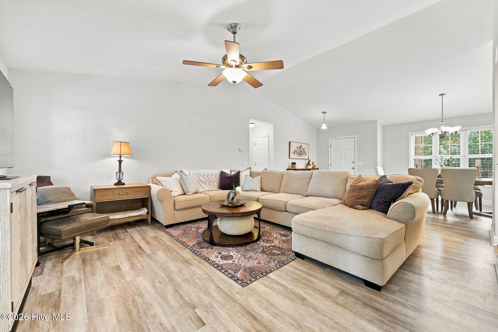 2405 Longleaf Drive W Property Photo 10