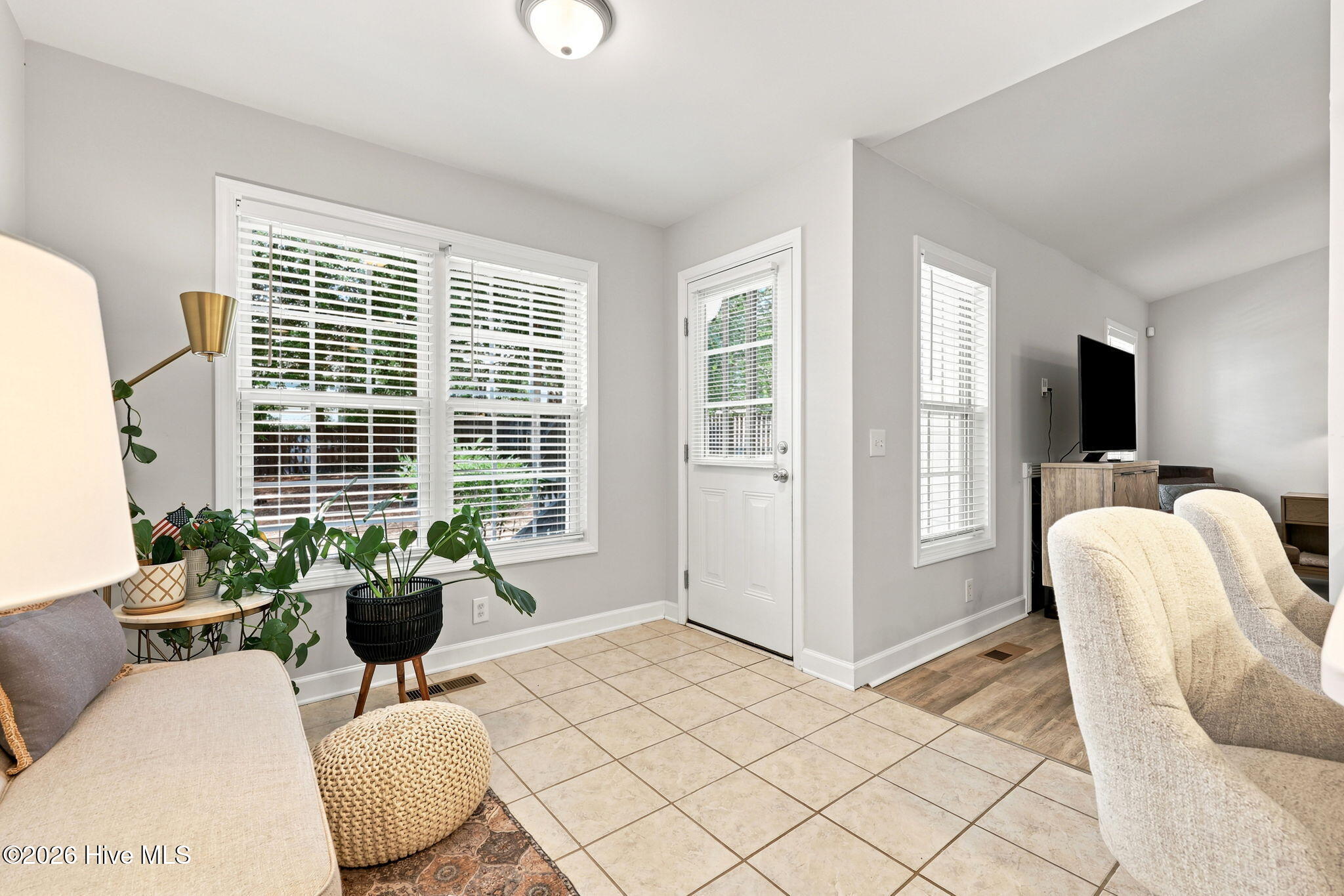 2405 Longleaf Drive W Property Photo 14