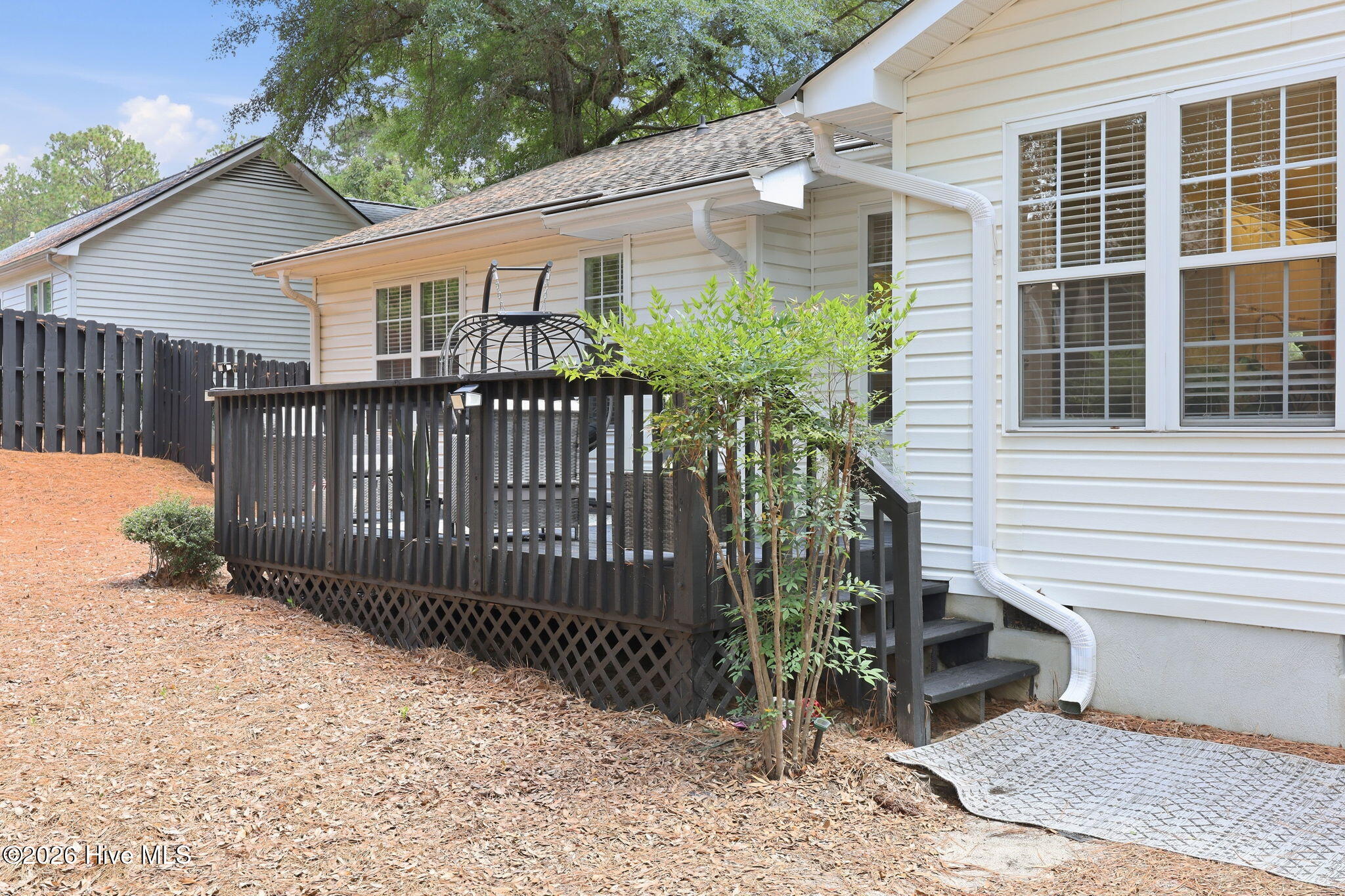 2405 Longleaf Drive W Property Photo 32