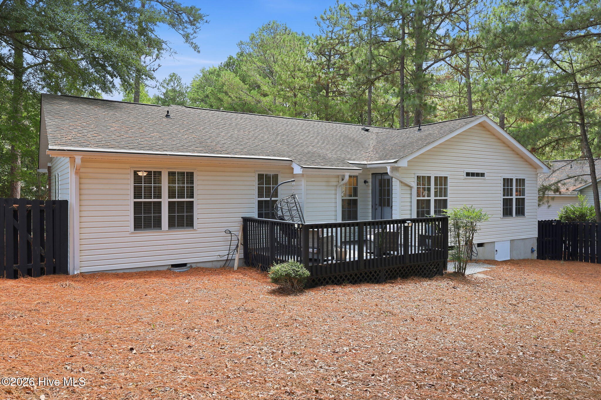 2405 Longleaf Drive W Property Photo 34