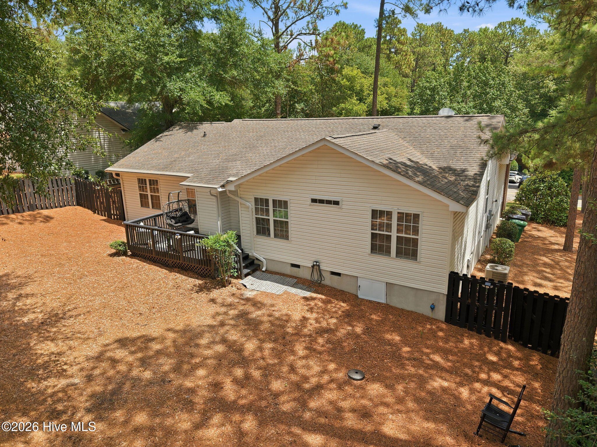 2405 Longleaf Drive W Property Photo 35