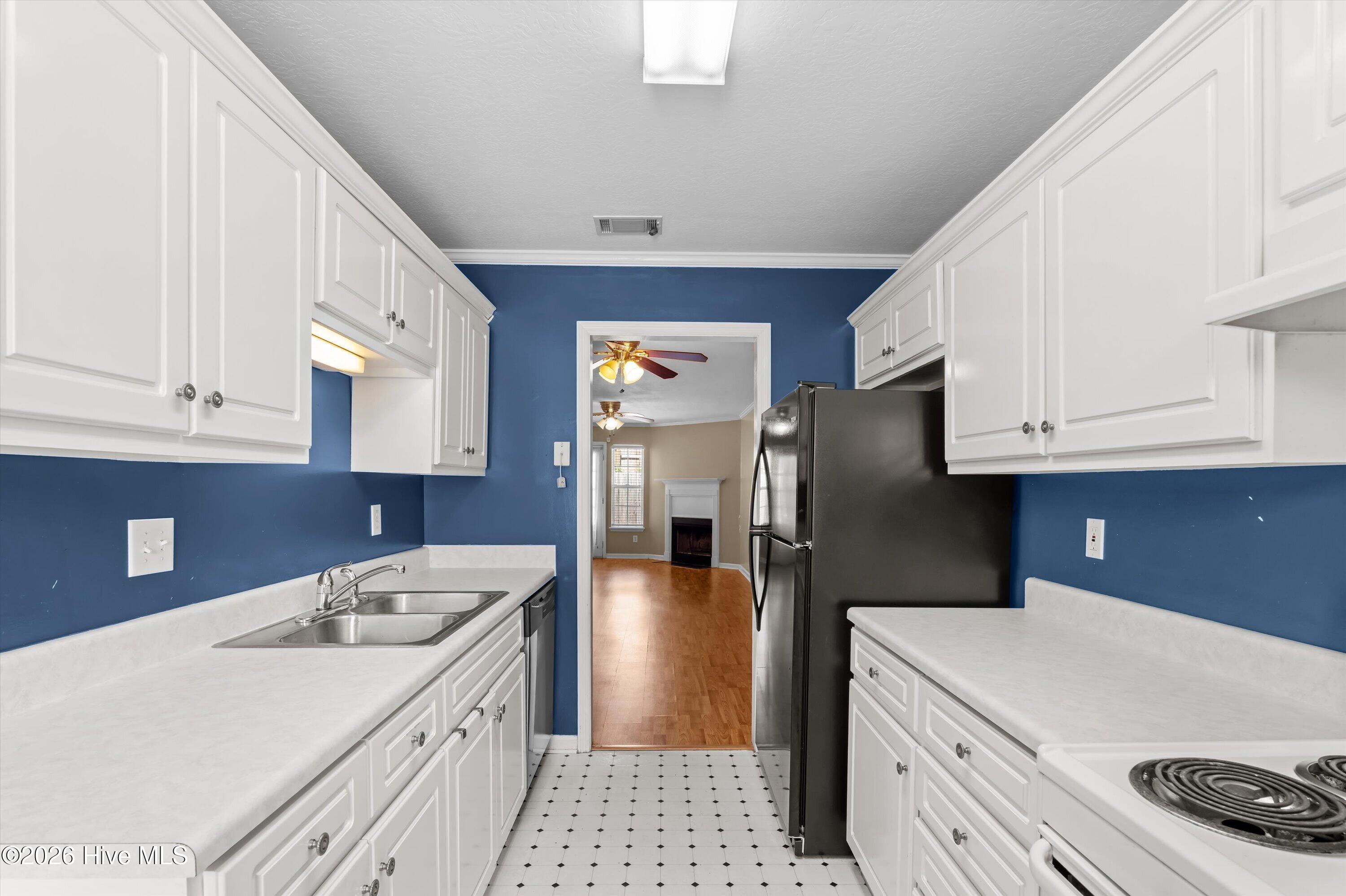113 Brittany Way Property Photo 6