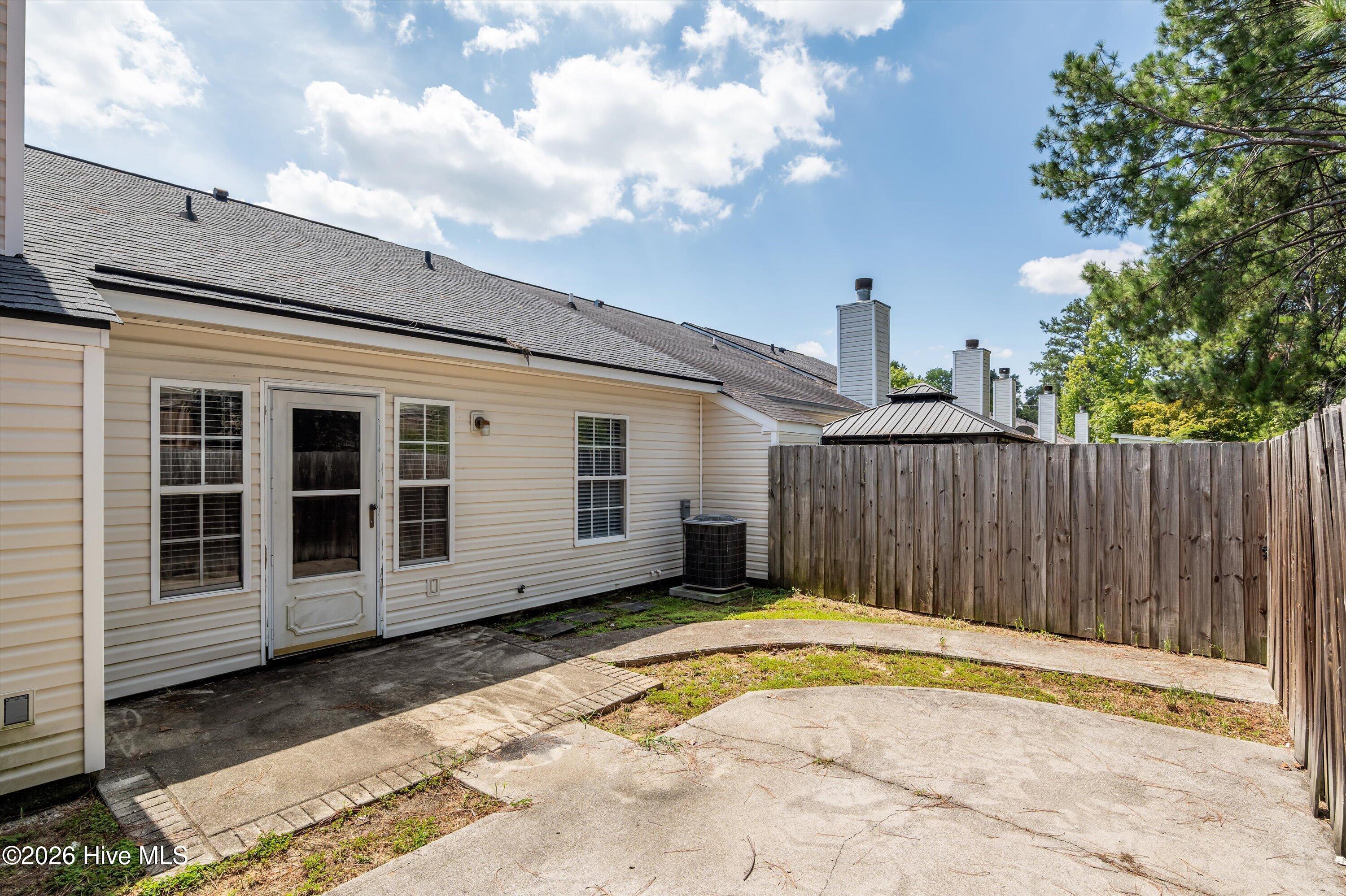 113 Brittany Way Property Photo 32