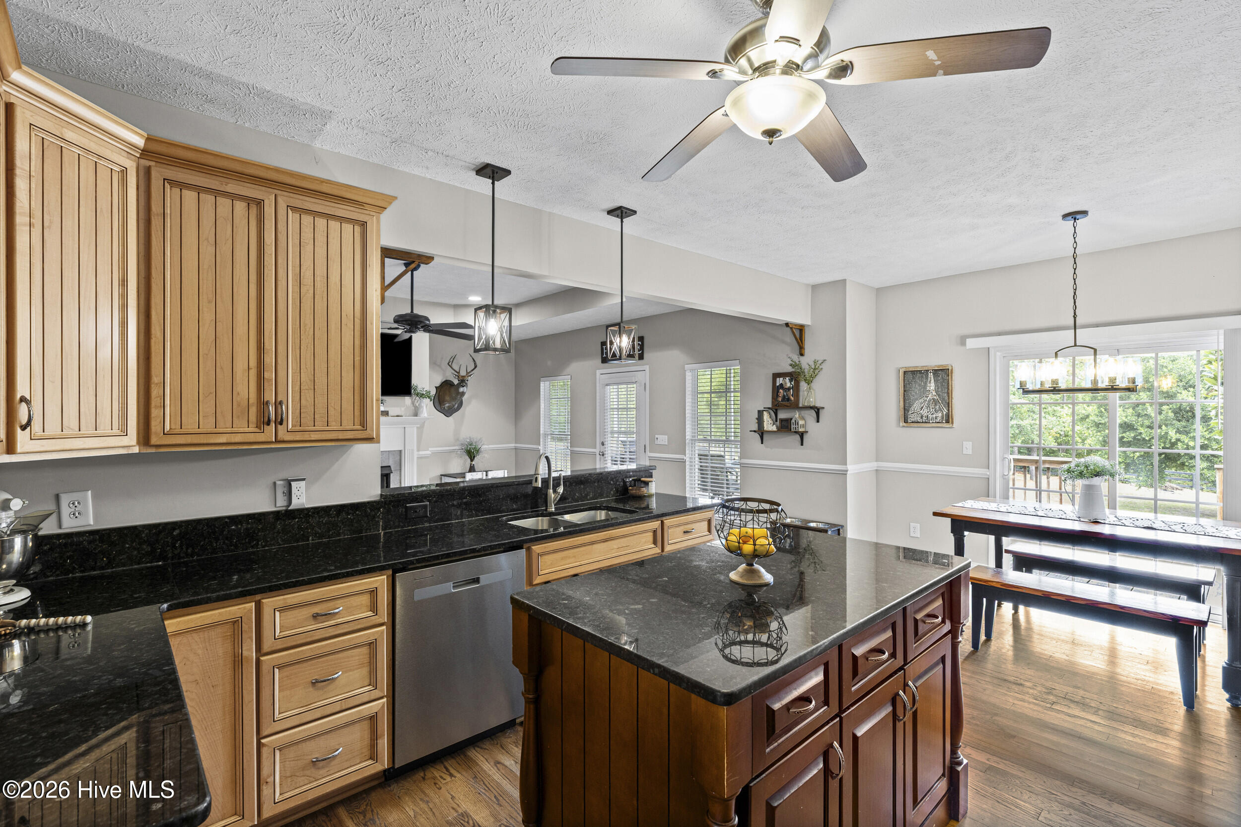 7169 Goldview Drive Property Photo 13