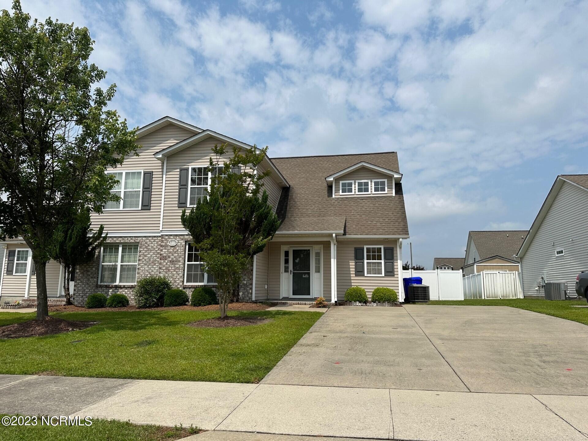 2533 Saddleback Drive B Property Photo 1