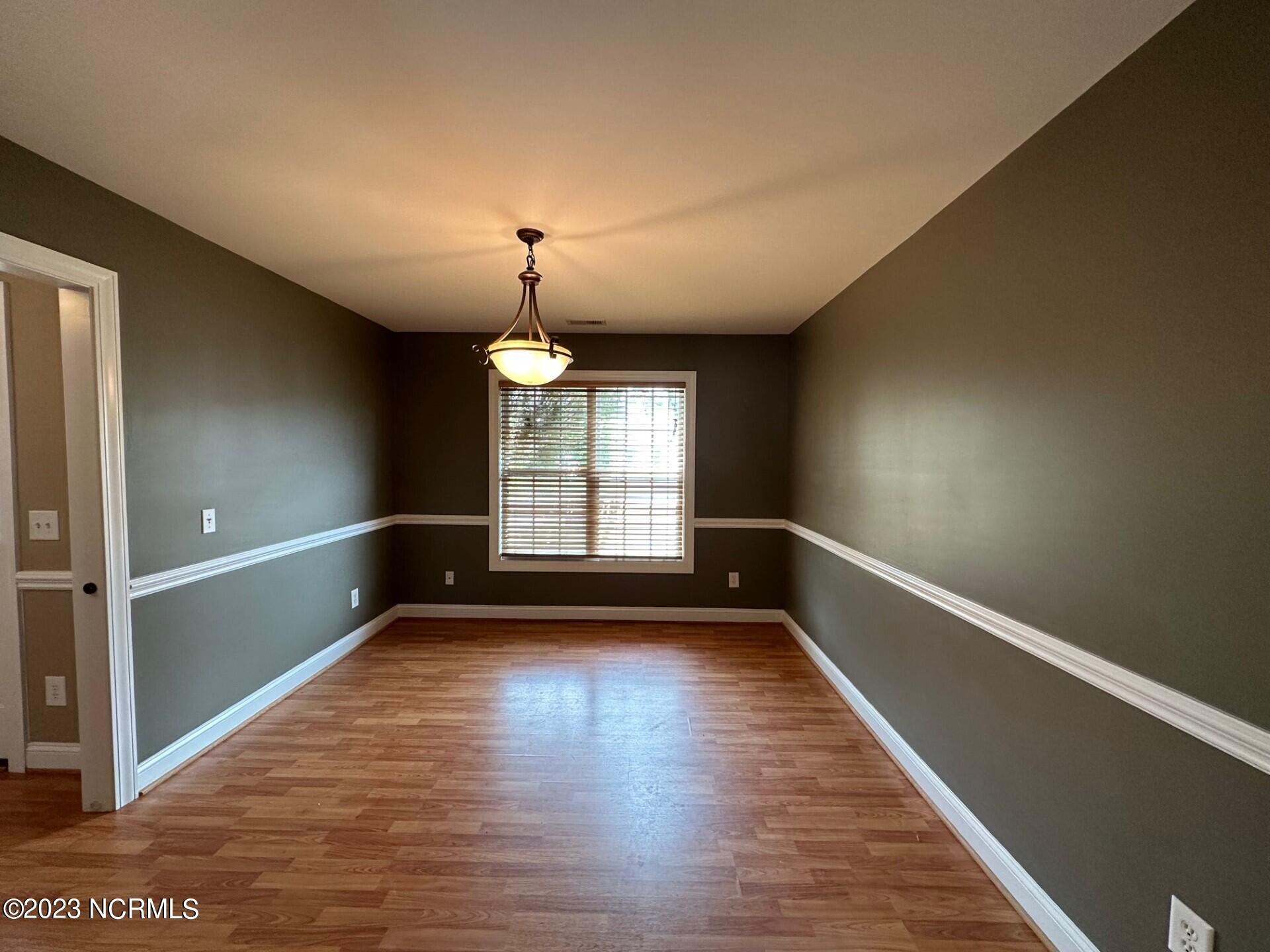 2533 Saddleback Drive B Property Photo 5