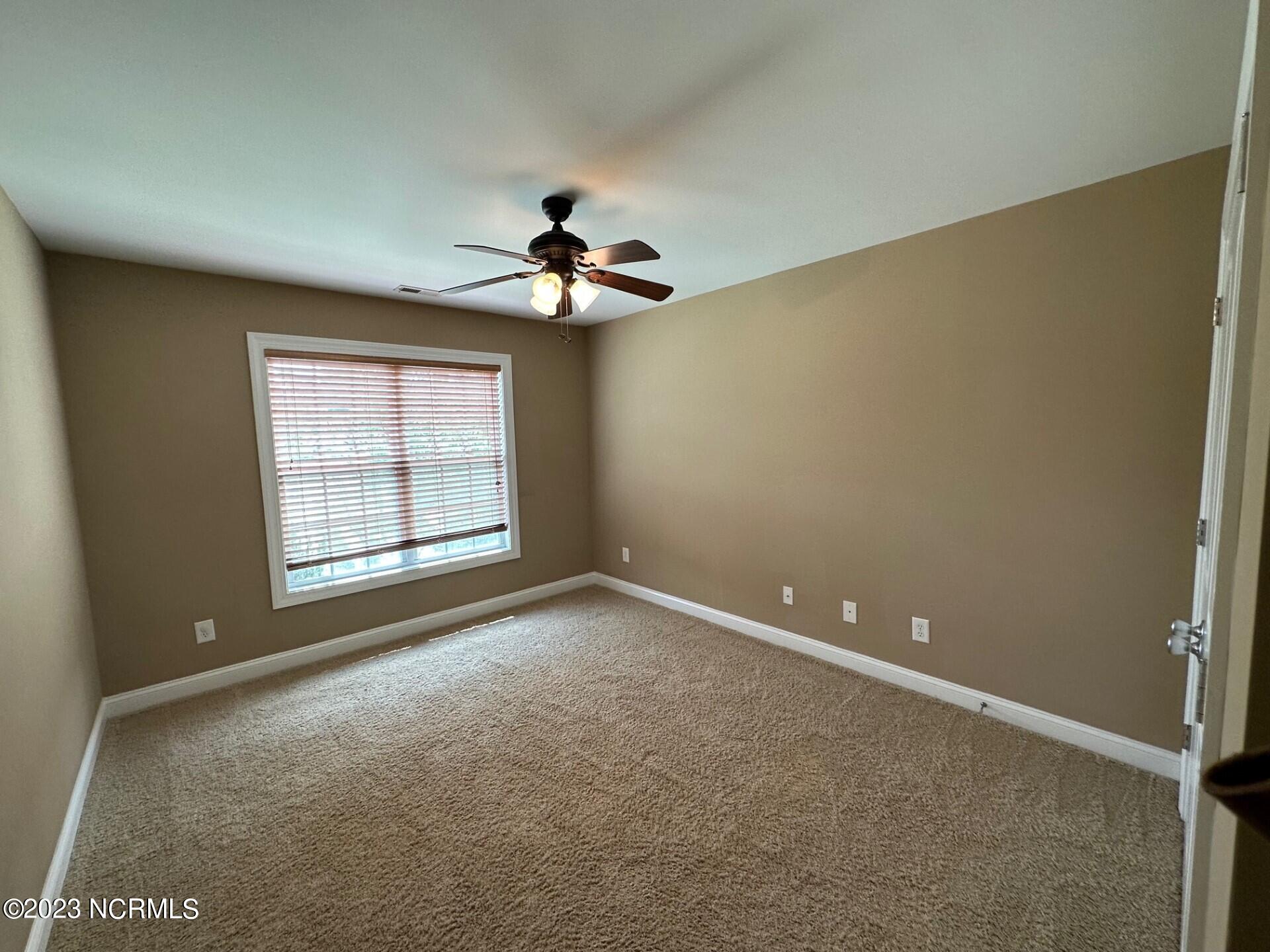 2533 Saddleback Drive B Property Photo 13
