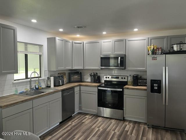1312 Wolf Swamp Road Property Photo 6
