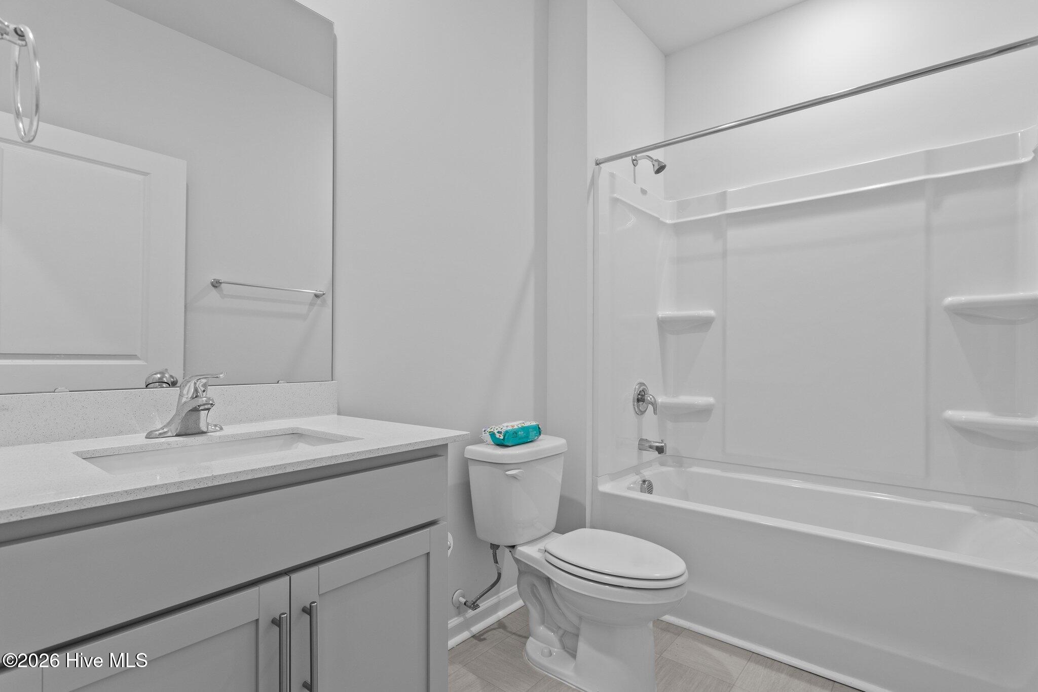 284 Robert Place Property Photo 5