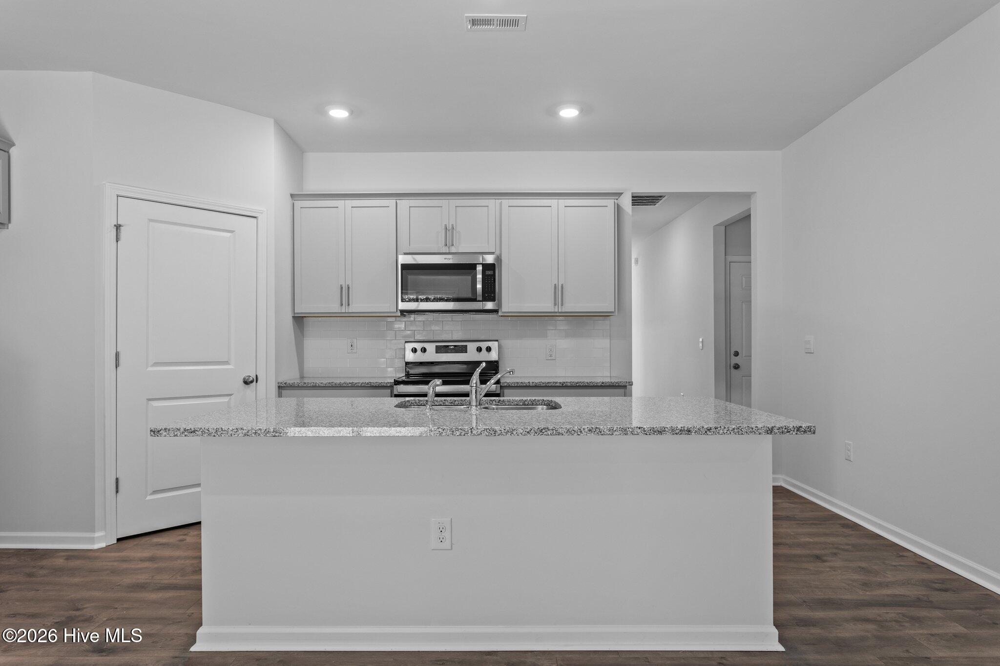 284 Robert Place Property Photo 15