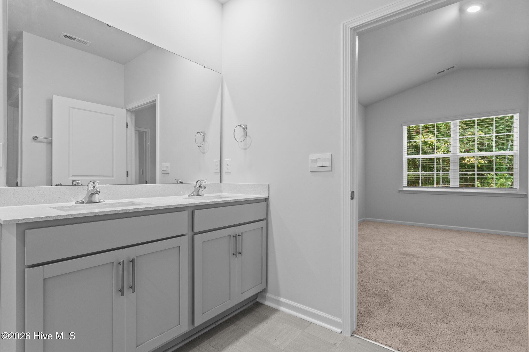 284 Robert Place Property Photo 26