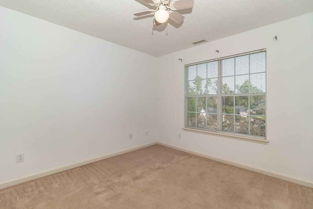 600 Surrey Lane Property Photo 7