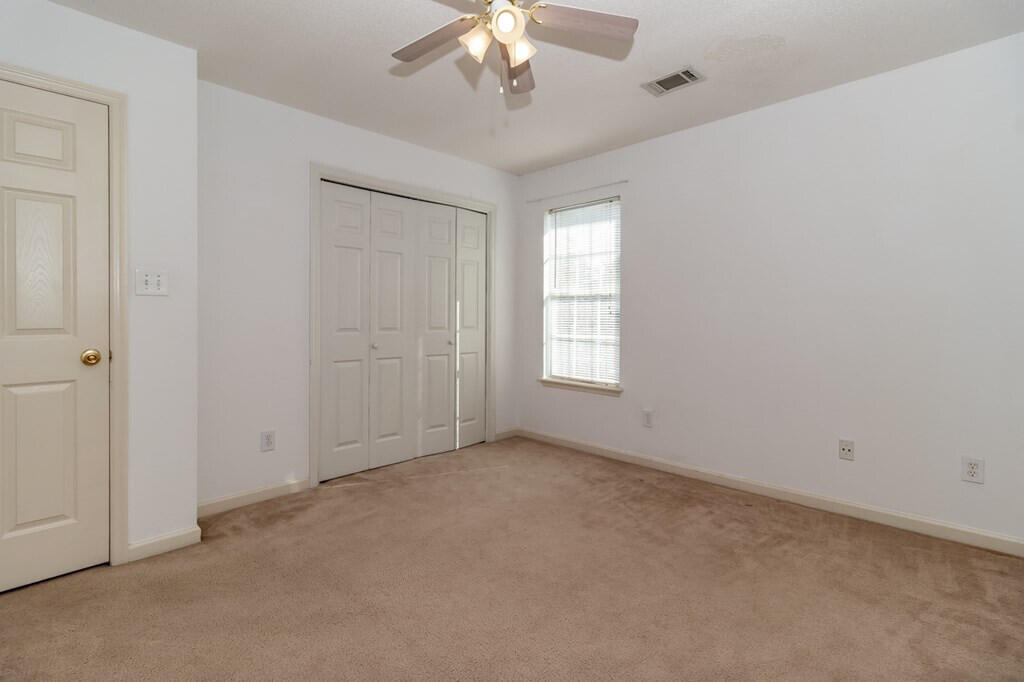 600 Surrey Lane Property Photo 11