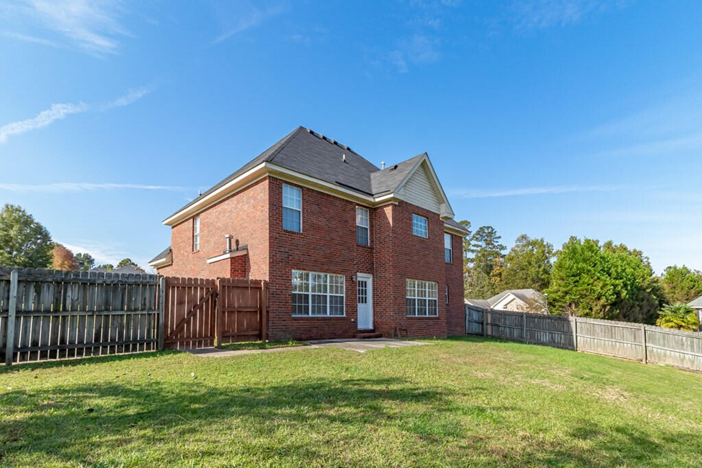 600 Surrey Lane Property Photo 12