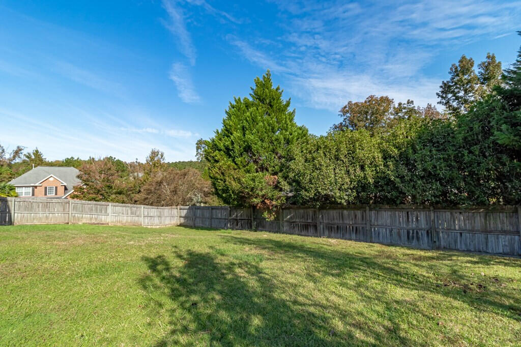 600 Surrey Lane Property Photo 14