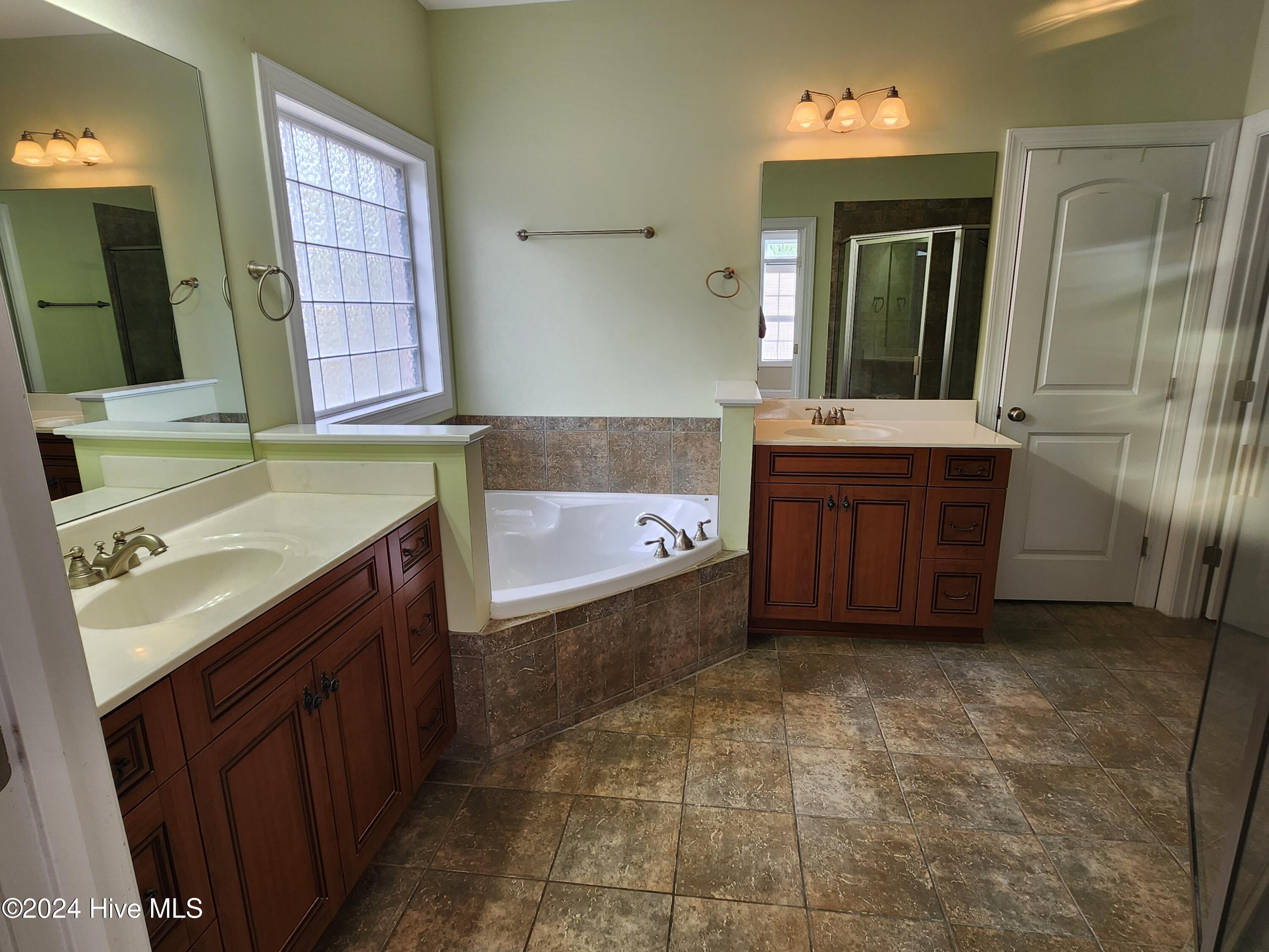 601 Creekway Circle Se Property Photo 8
