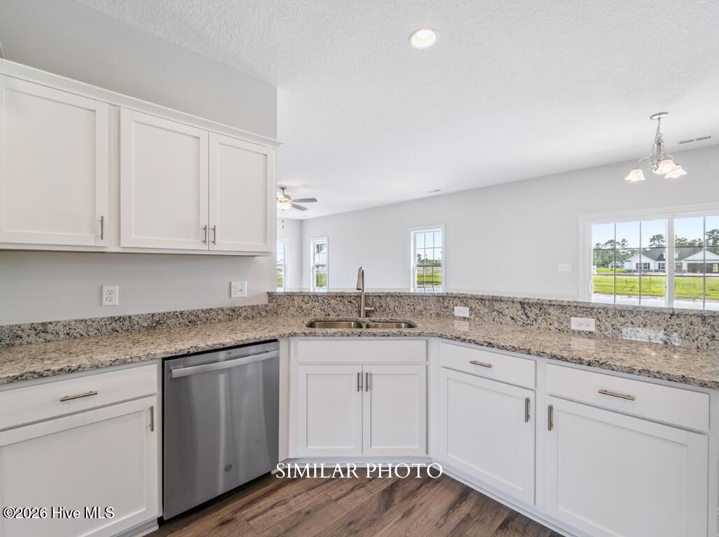 401 Hashmark Court Property Photo 6