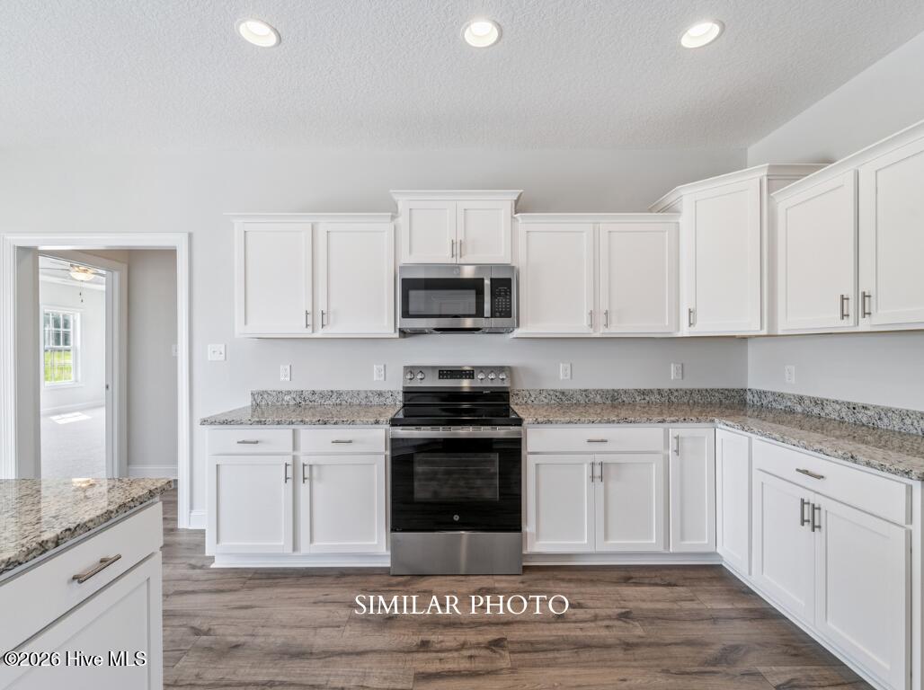 401 Hashmark Court Property Photo 7