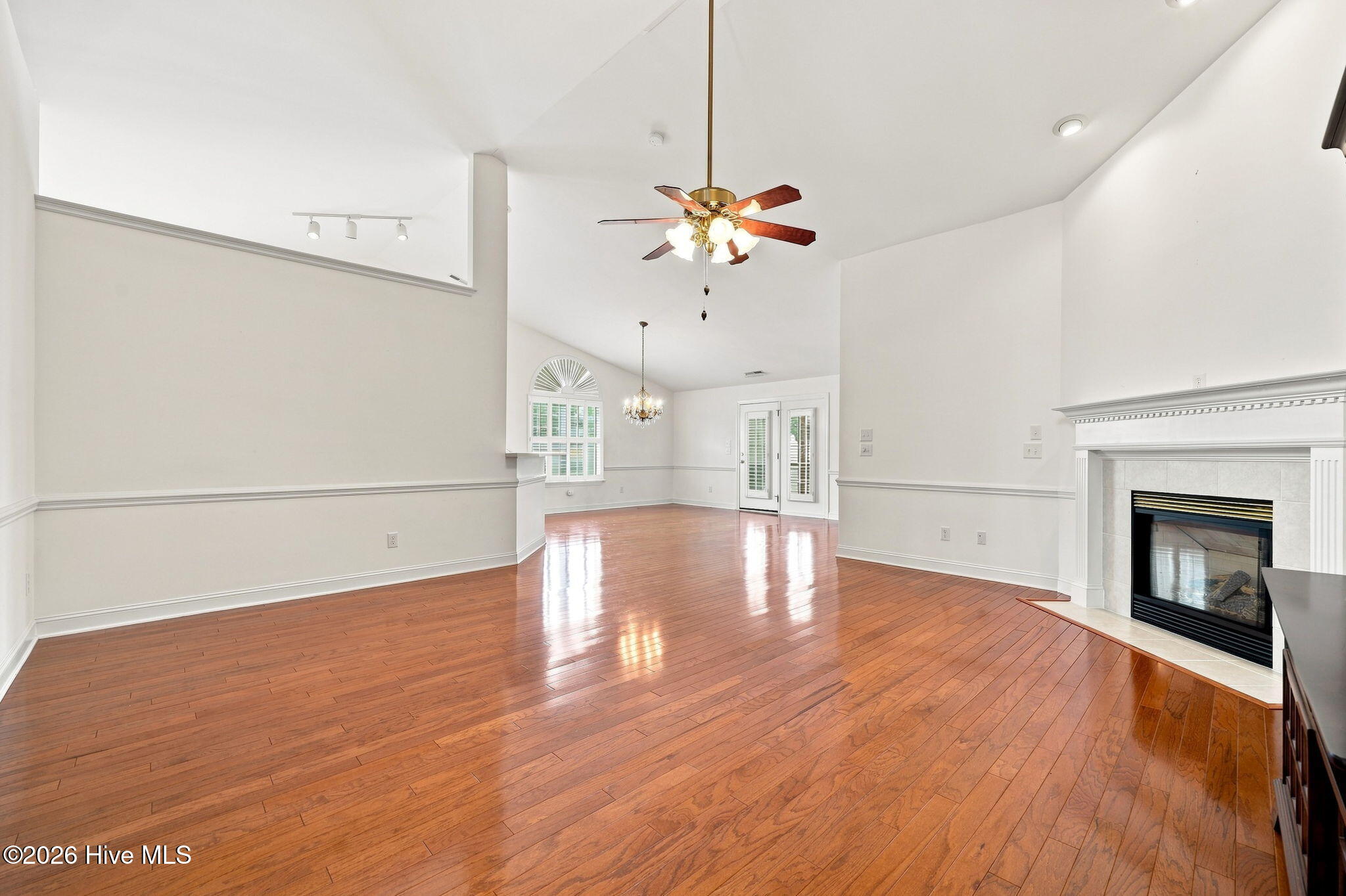 3408 Honeysuckle Drive Property Photo 6