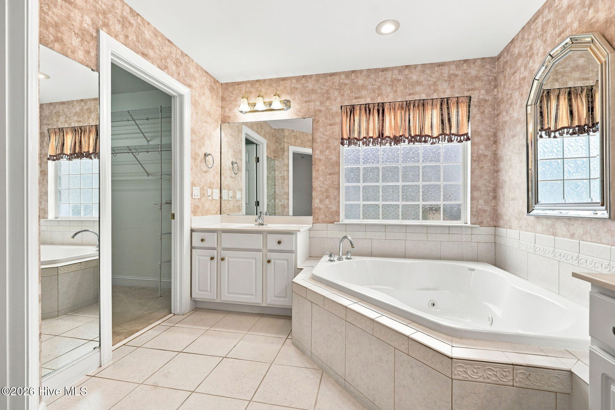 3408 Honeysuckle Drive Property Photo 25