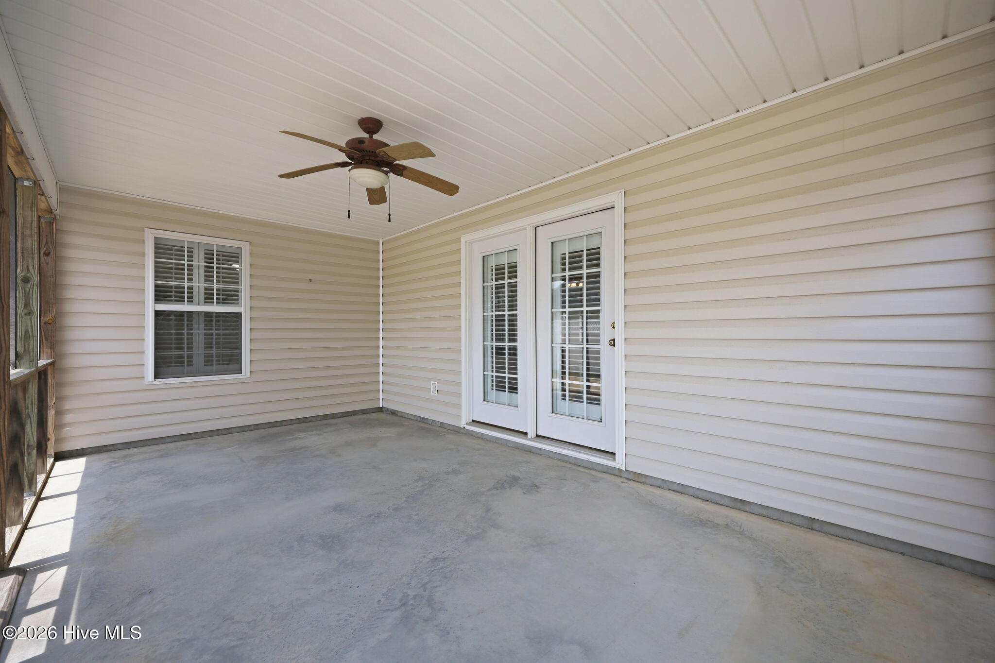 3408 Honeysuckle Drive Property Photo 34
