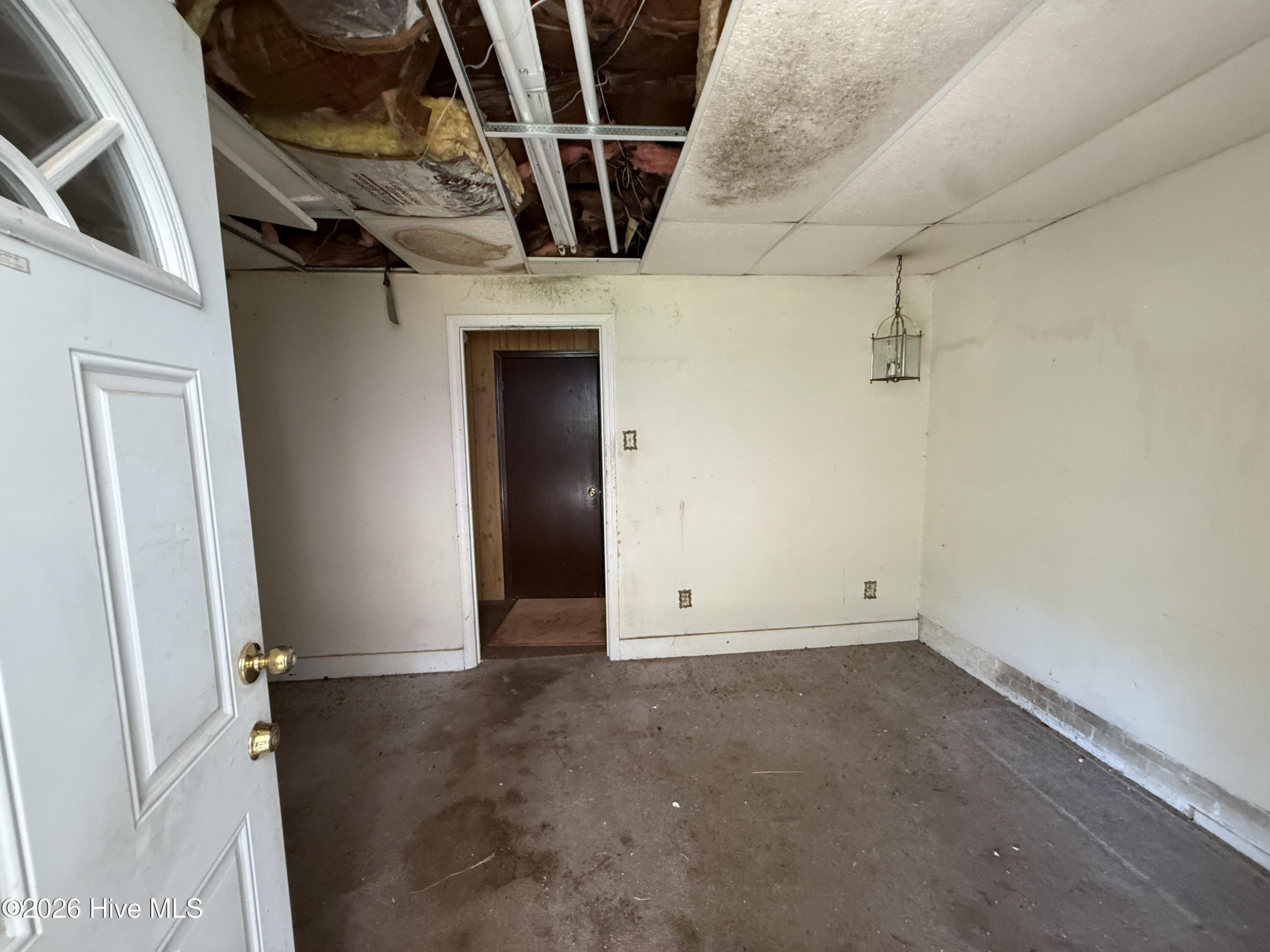 2507 Ivey Road Property Photo 4