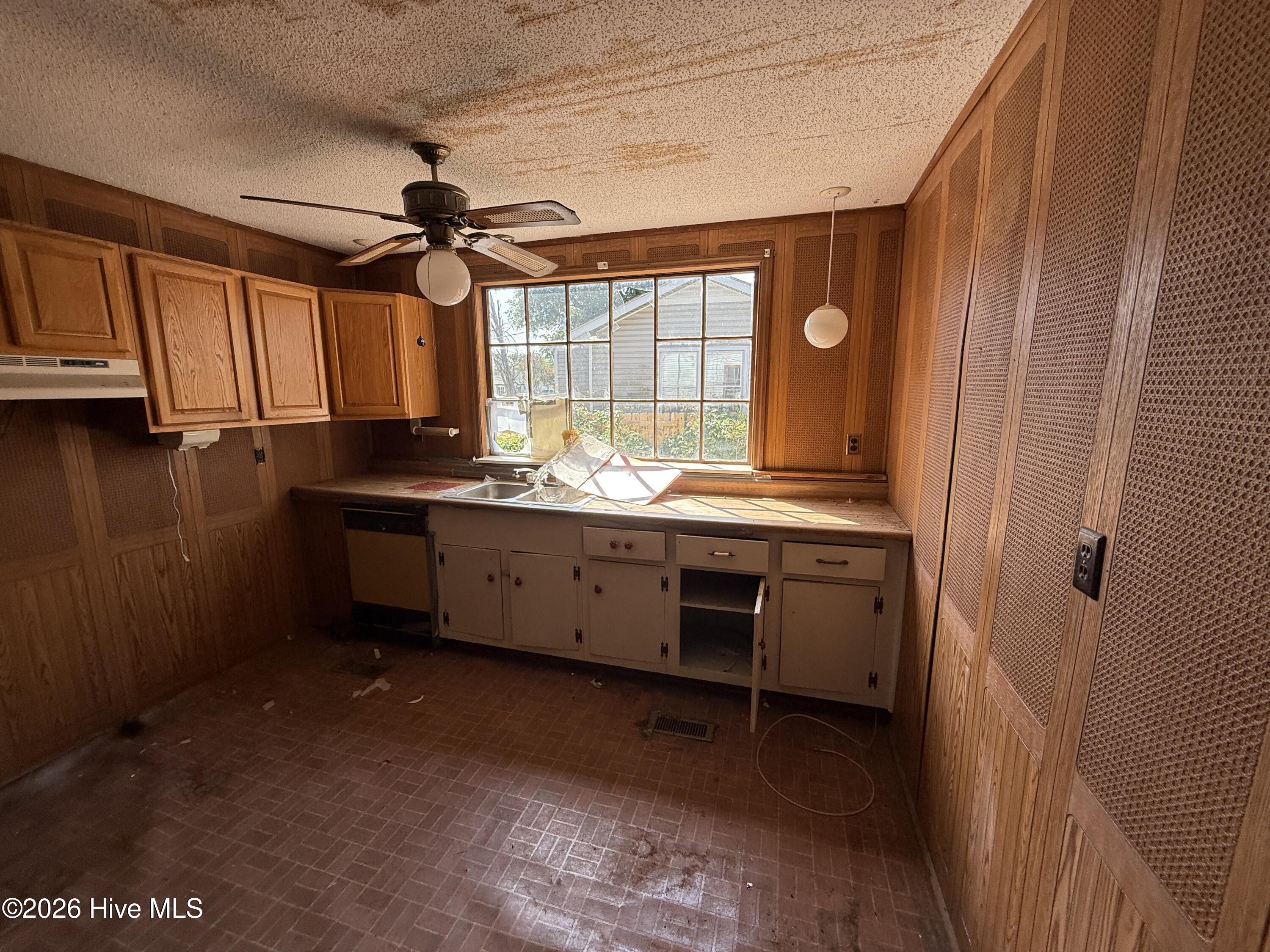 2507 Ivey Road Property Photo 6