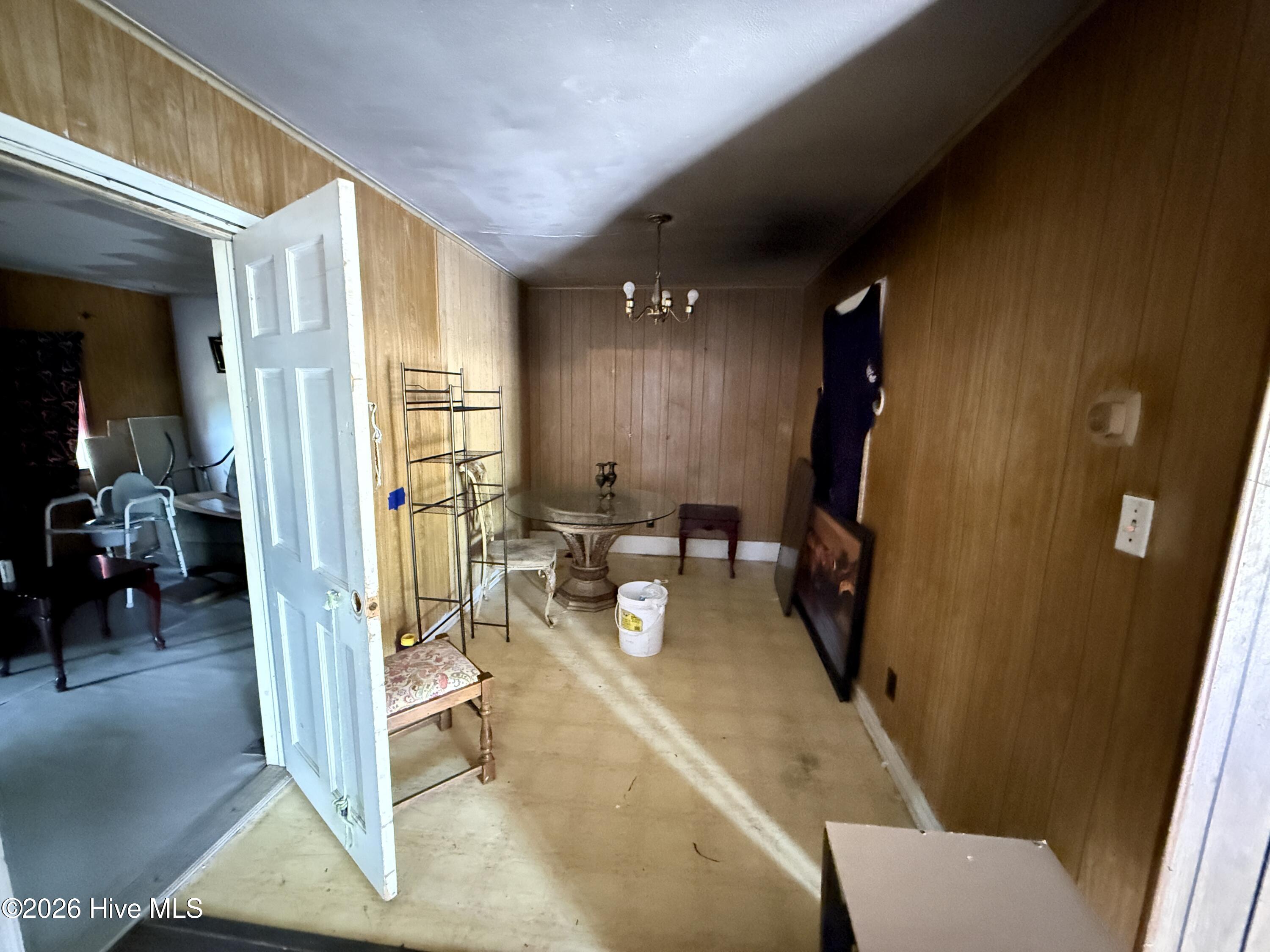 2527 Ivey Road Property Photo 2