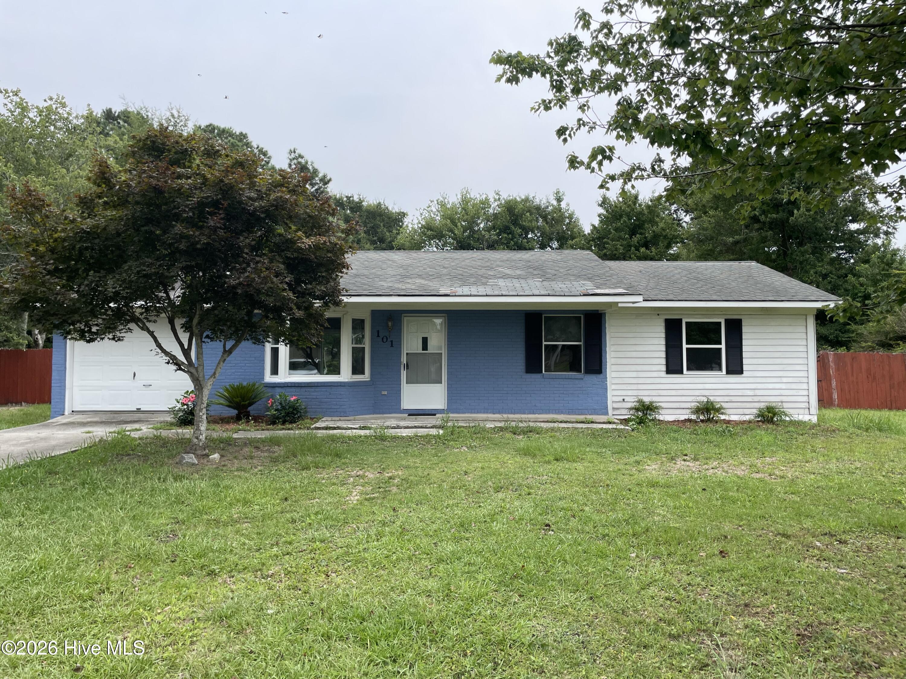 101 Palmetta Drive Property Photo 1