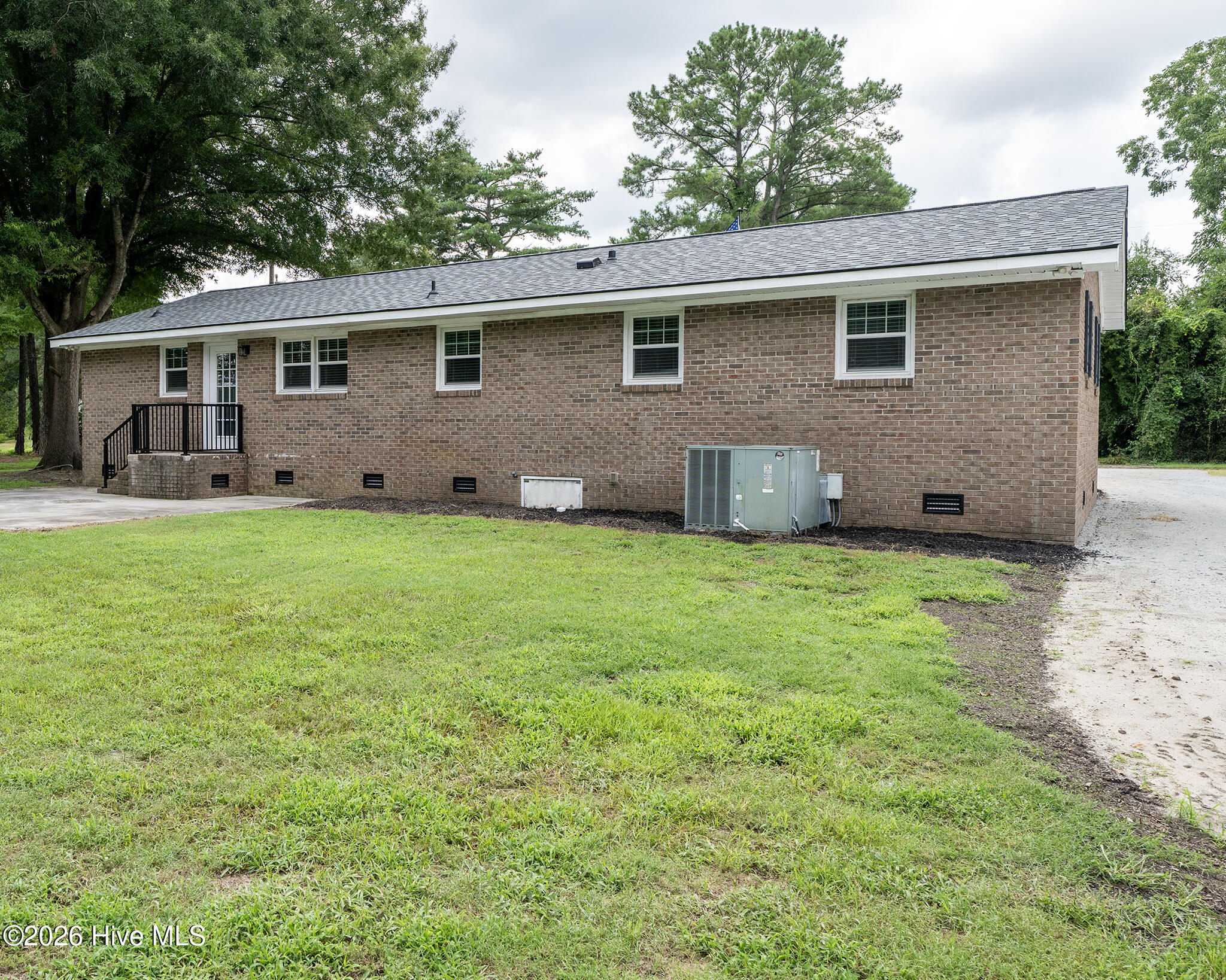 125 Shannons Way Property Photo 35