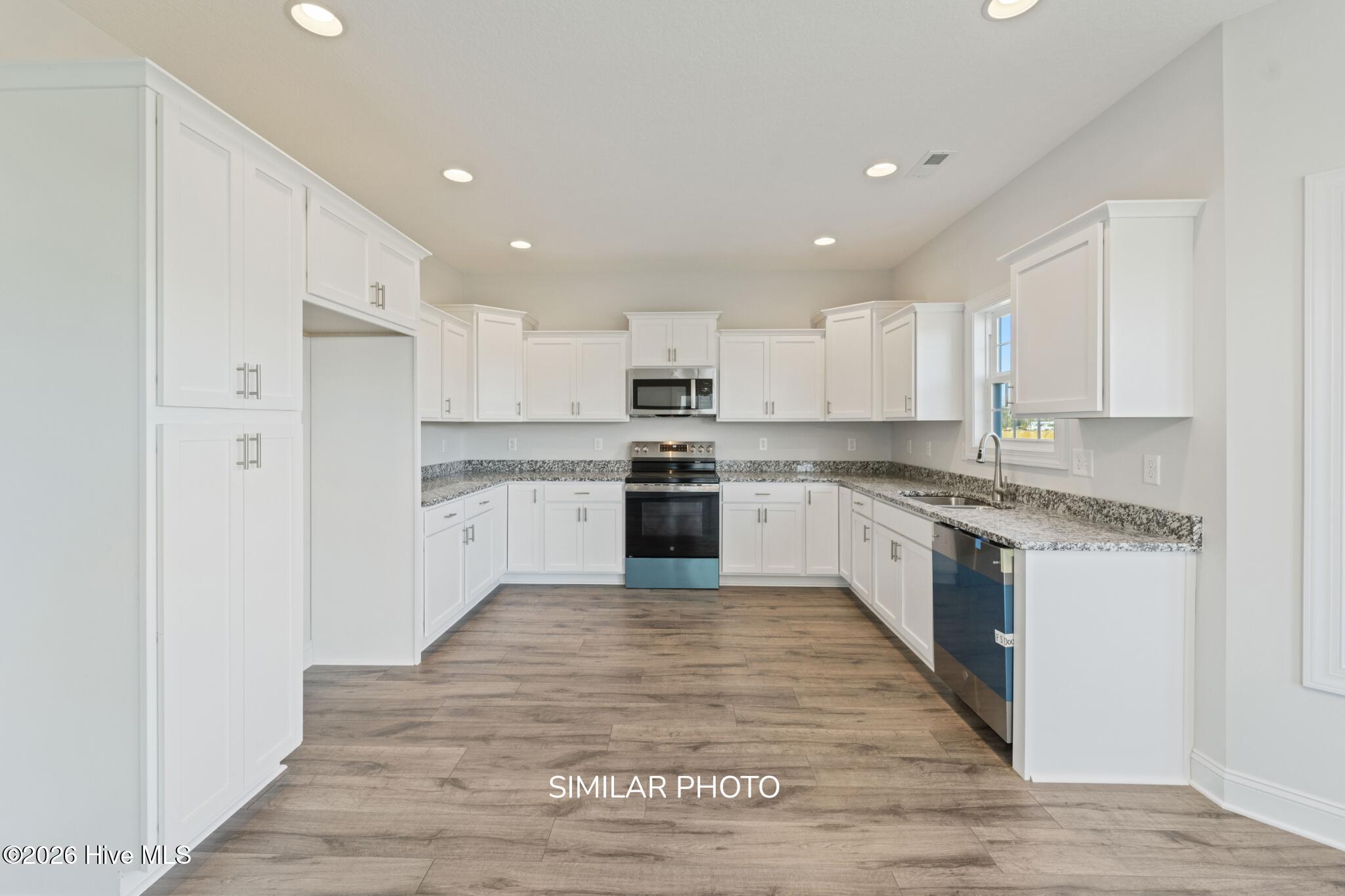 721 Regiment Road Property Photo 8