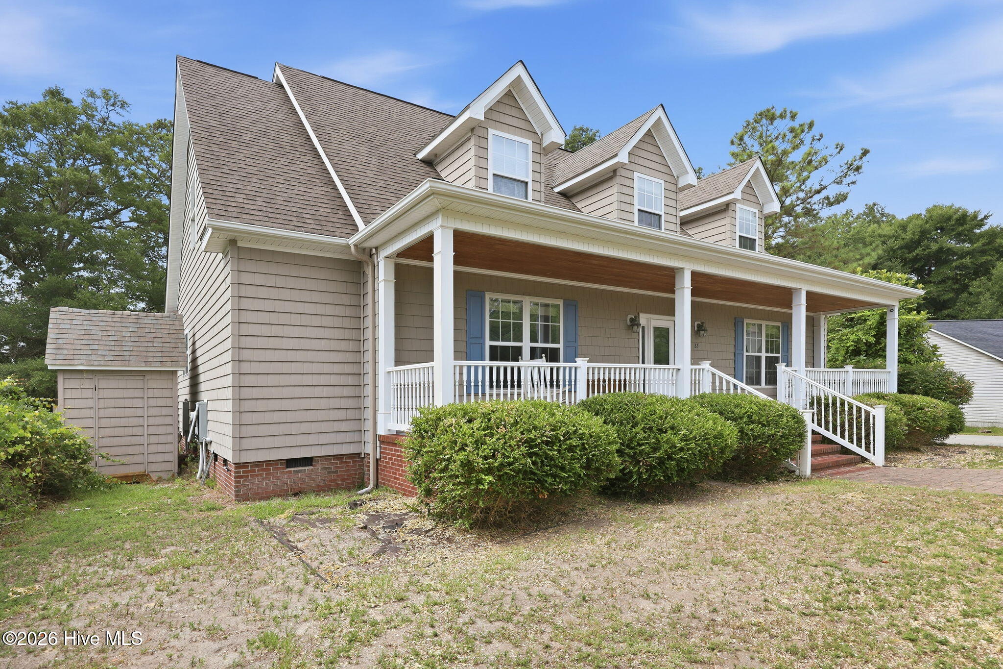 221 Oak Grove Circle Property Photo 3
