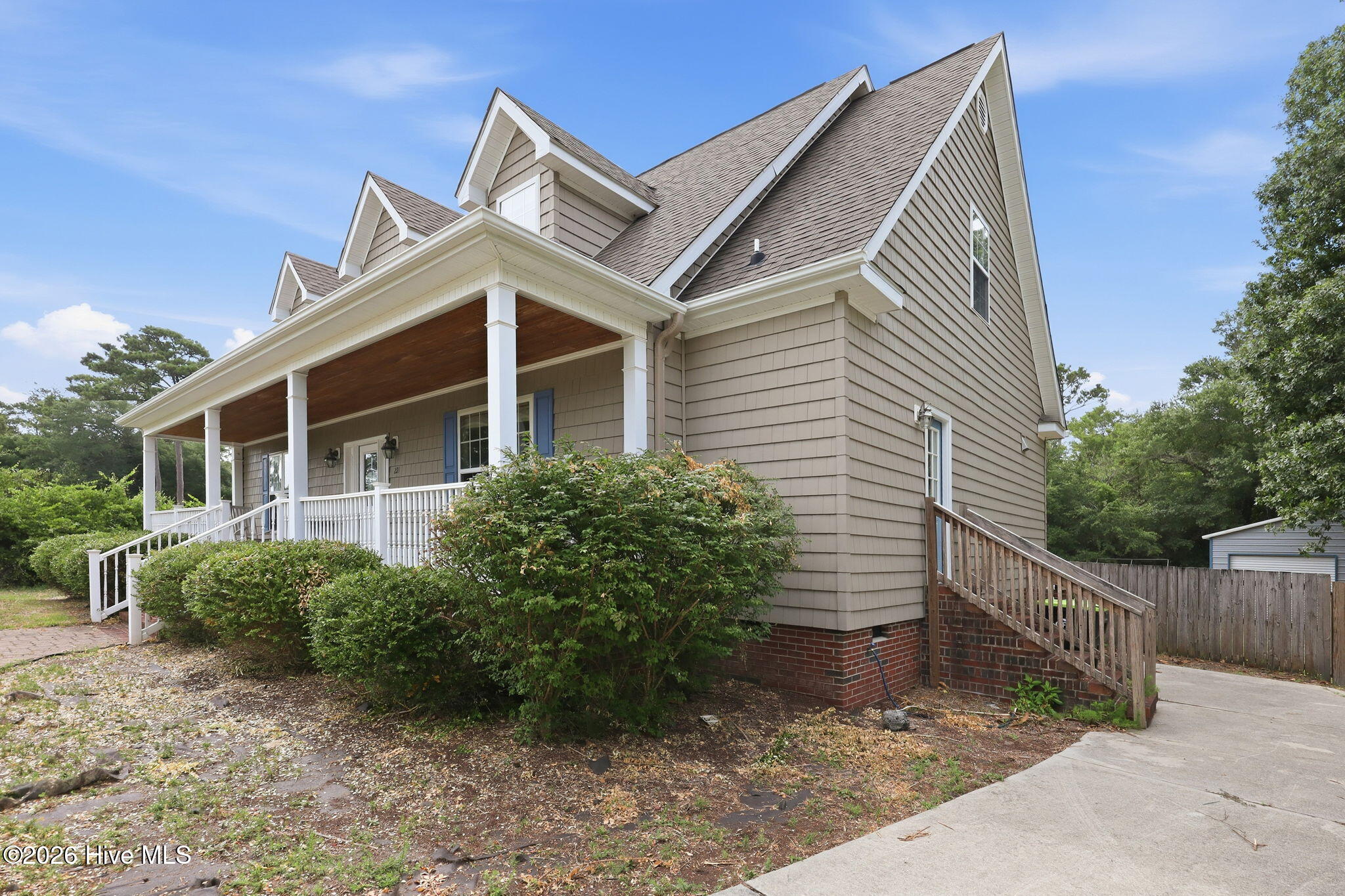 221 Oak Grove Circle Property Photo 4