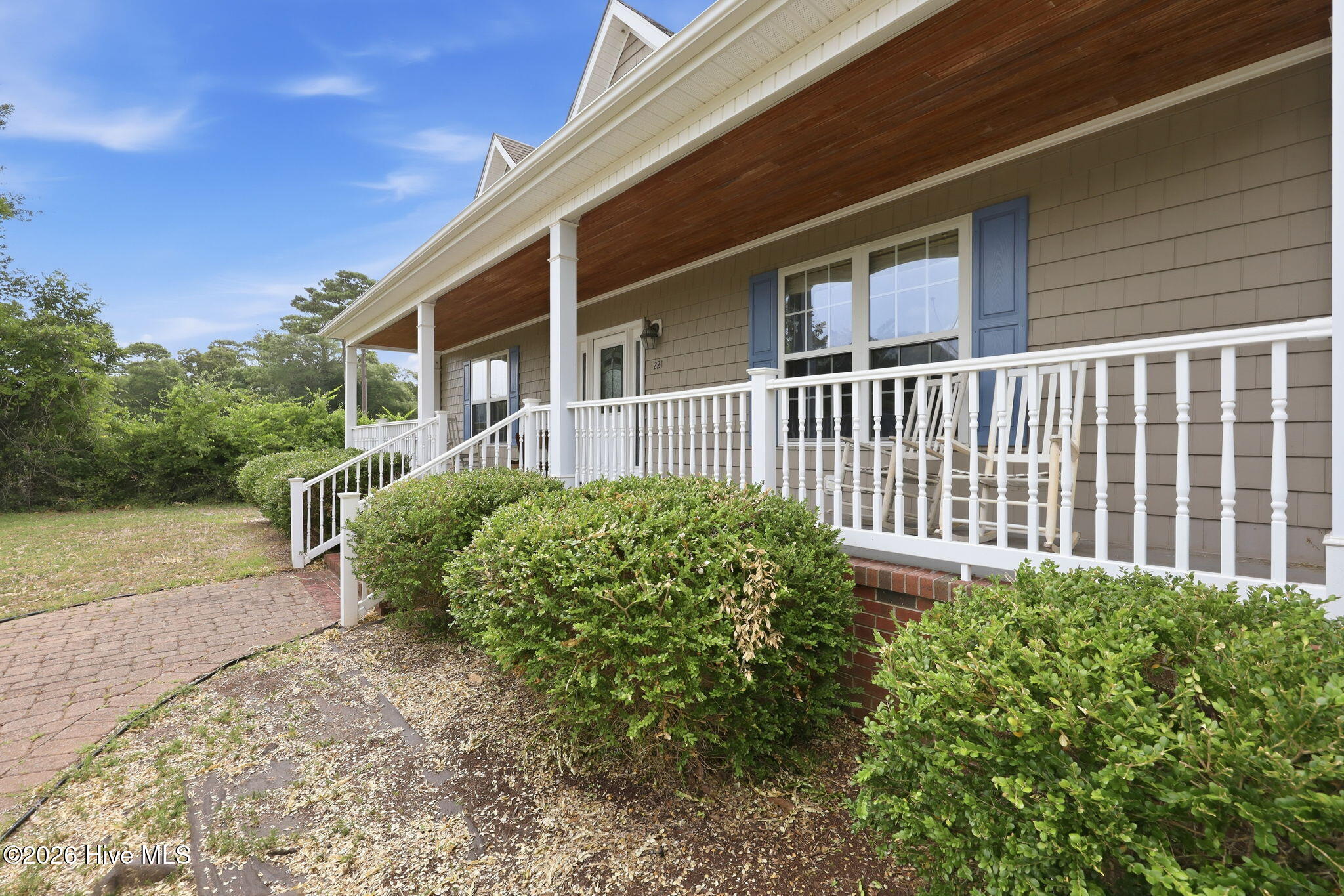 221 Oak Grove Circle Property Photo 8