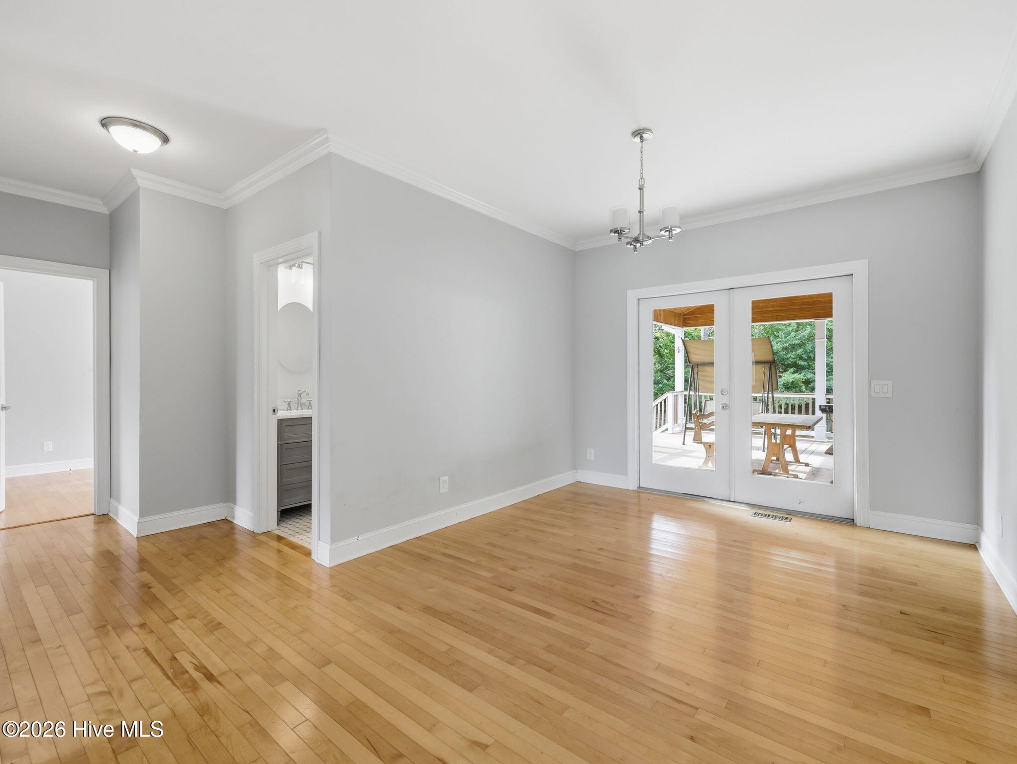 221 Oak Grove Circle Property Photo 16