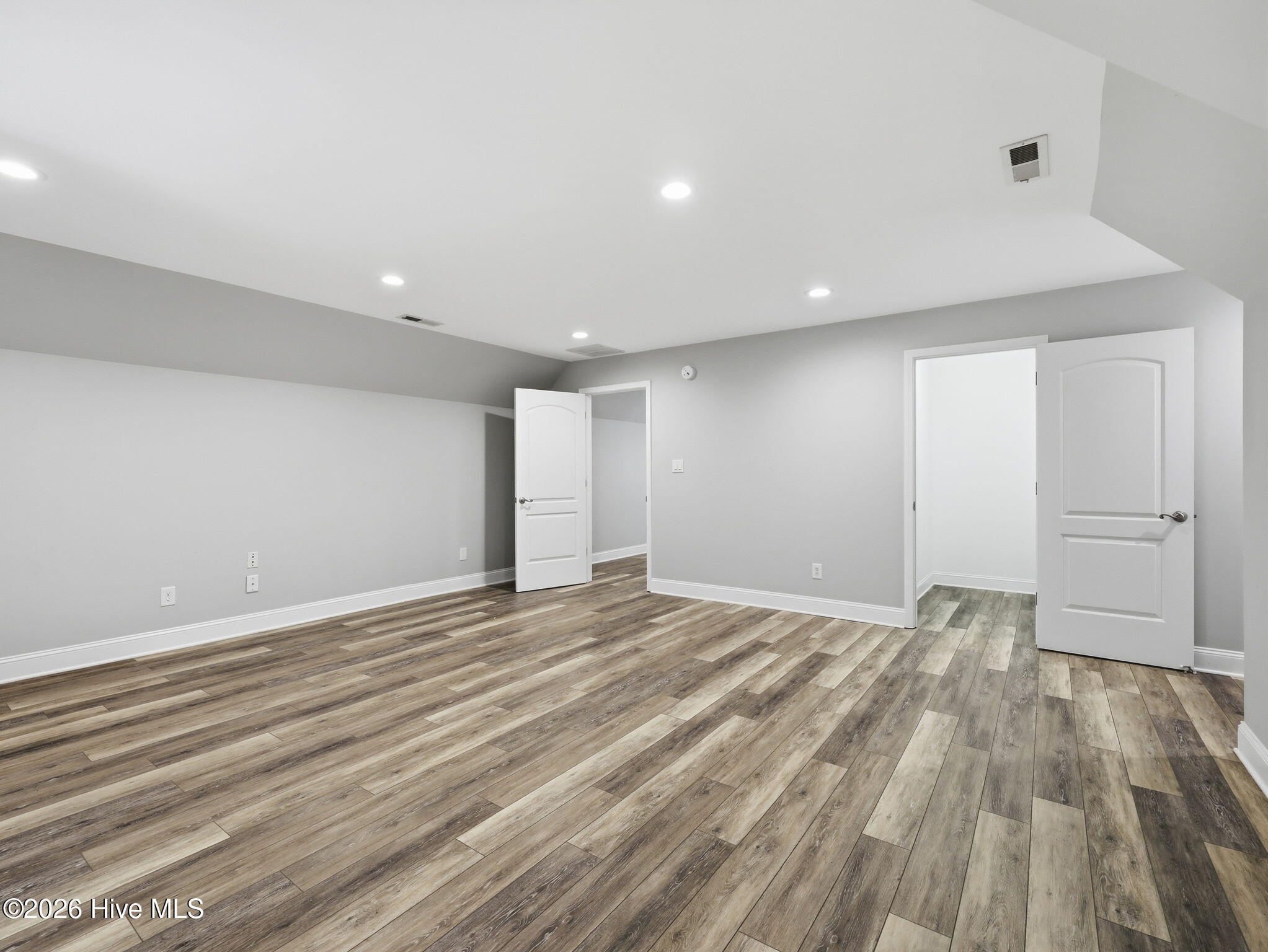 221 Oak Grove Circle Property Photo 38