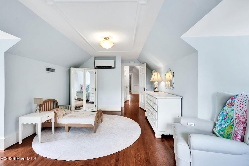 1413 Hawthorne Road Property Photo 41