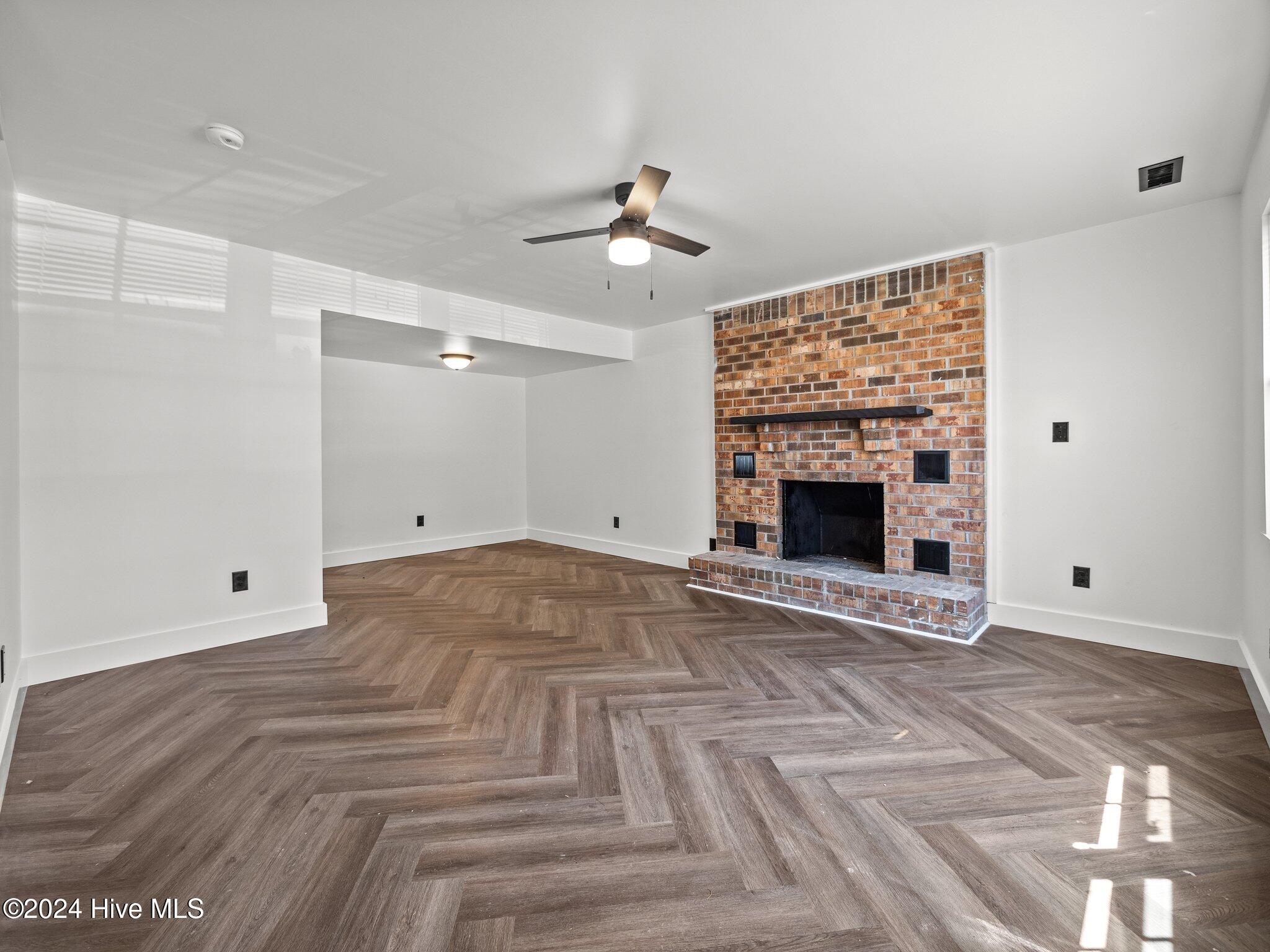 635 Myrtlewood Circle Property Photo 5