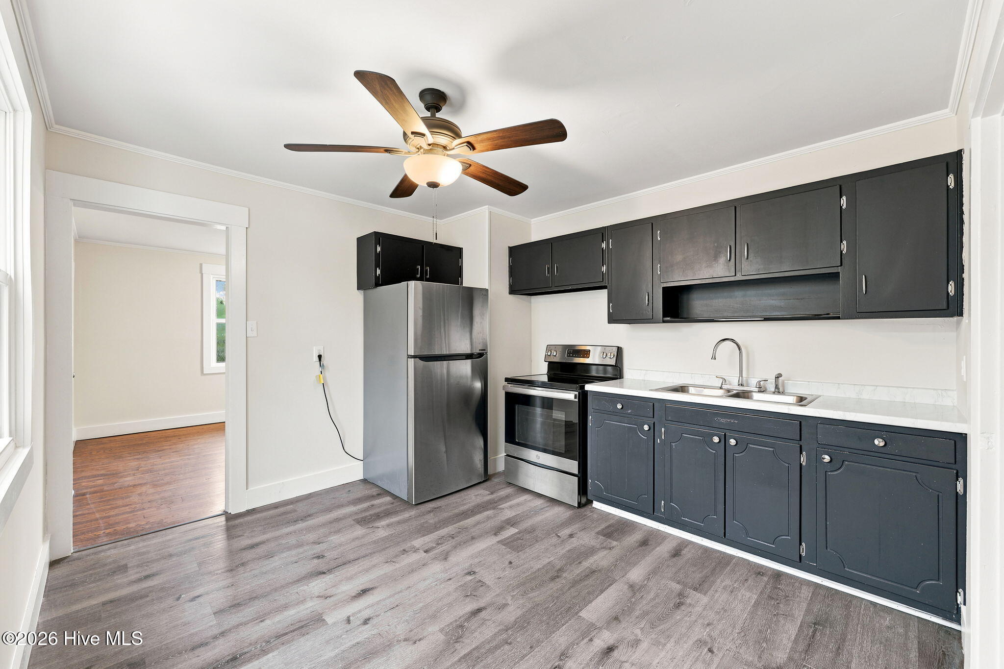 303 Banks Street Property Photo 13