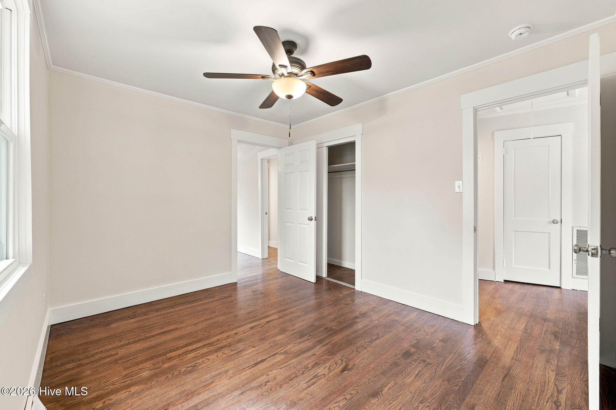 303 Banks Street Property Photo 24