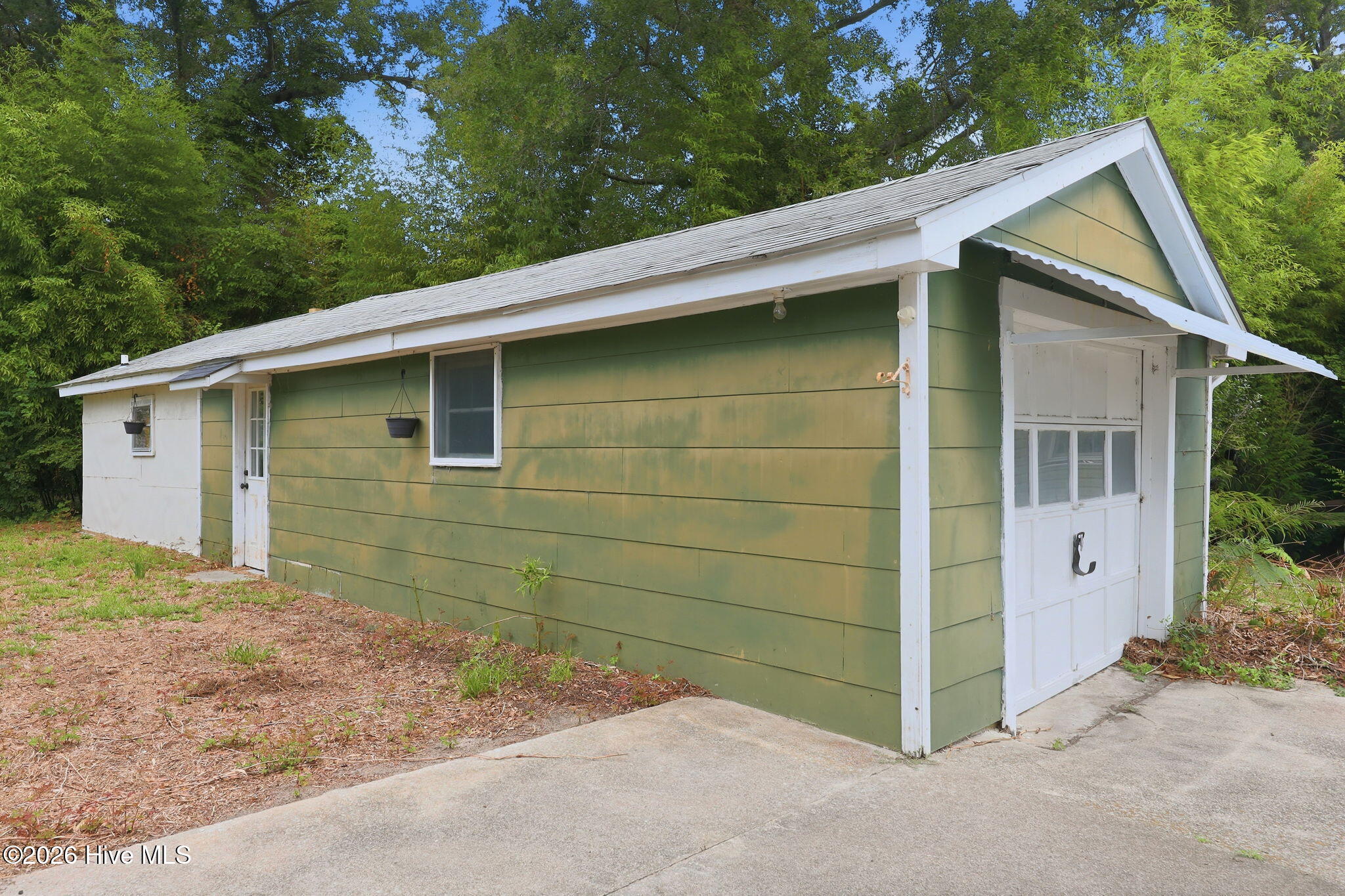 303 Banks Street Property Photo 29