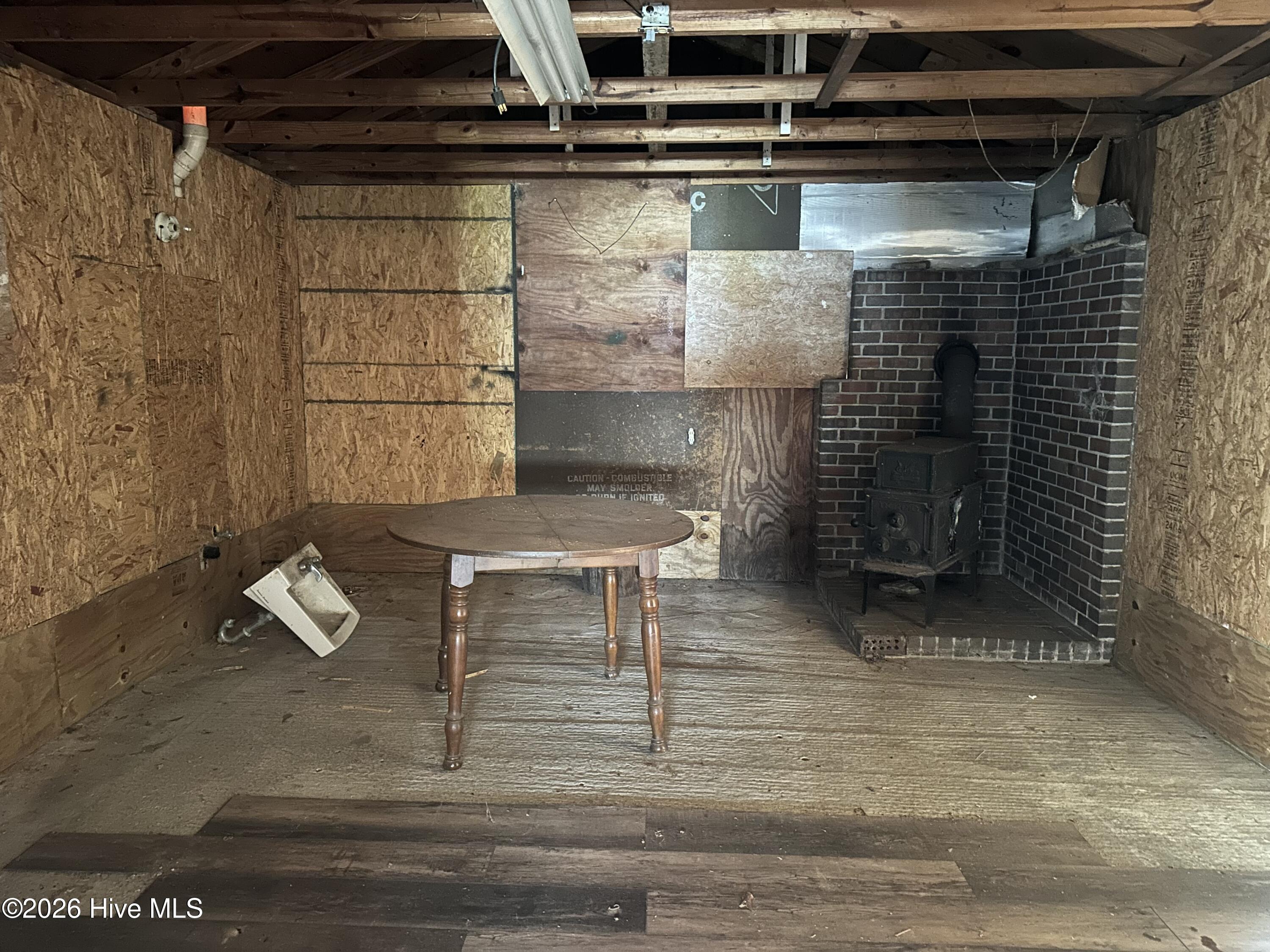 303 Banks Street Property Photo 31